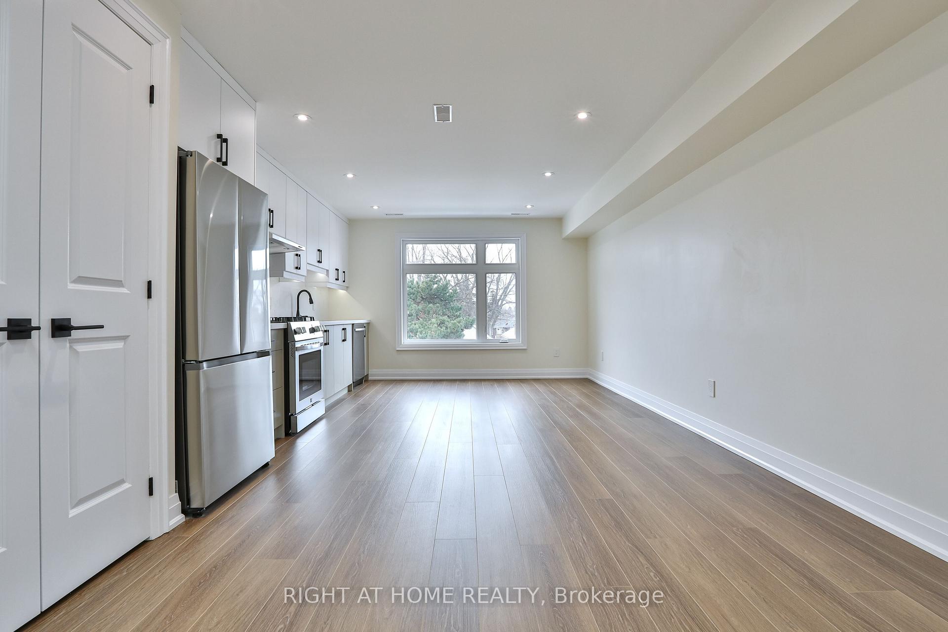 Photo 6 of Unit 3, 39 Fifteenth Street, Etobicoke, New Toronto — HOMEH