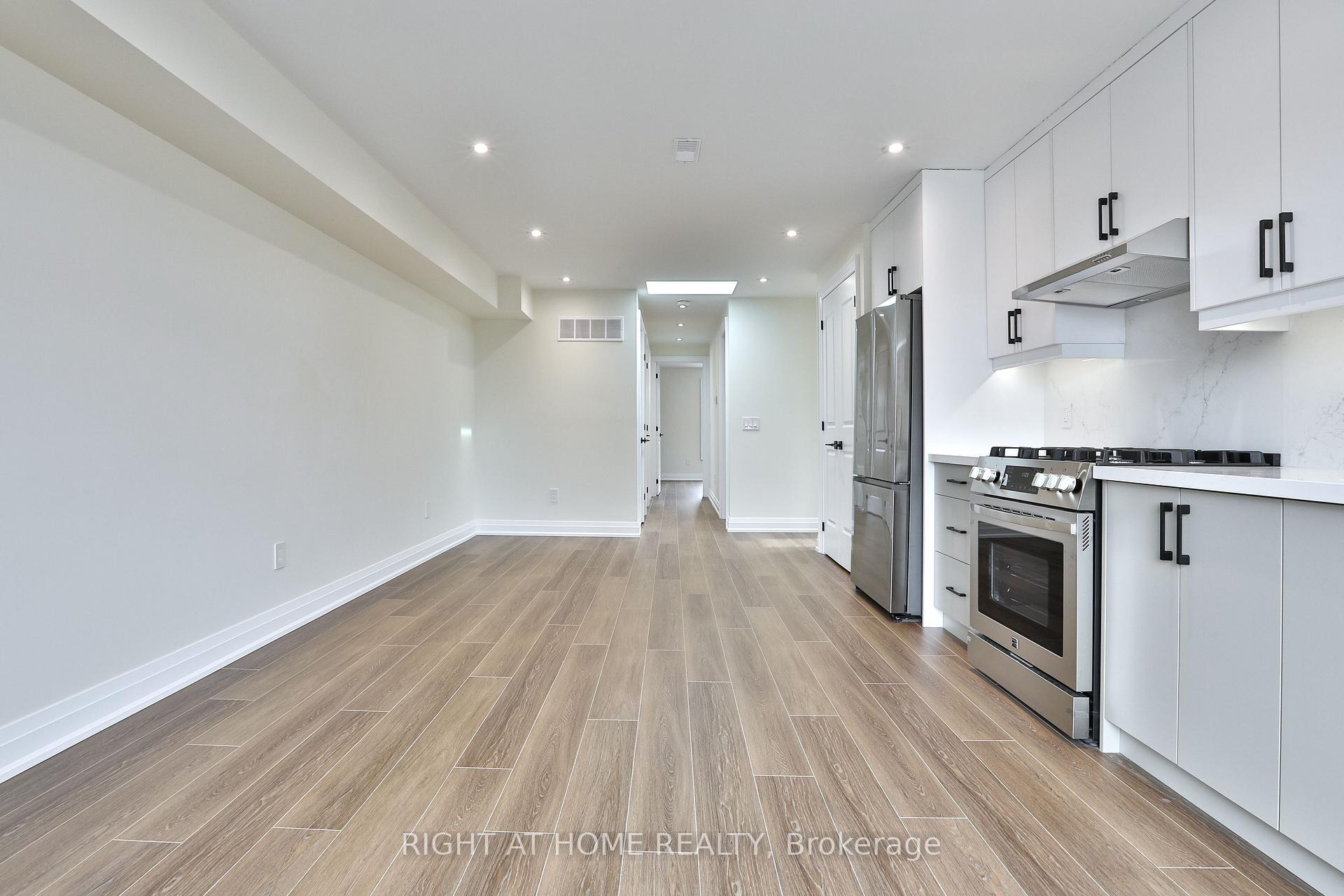 Photo 7 of Unit 3, 39 Fifteenth Street, Etobicoke, New Toronto — HOMEH