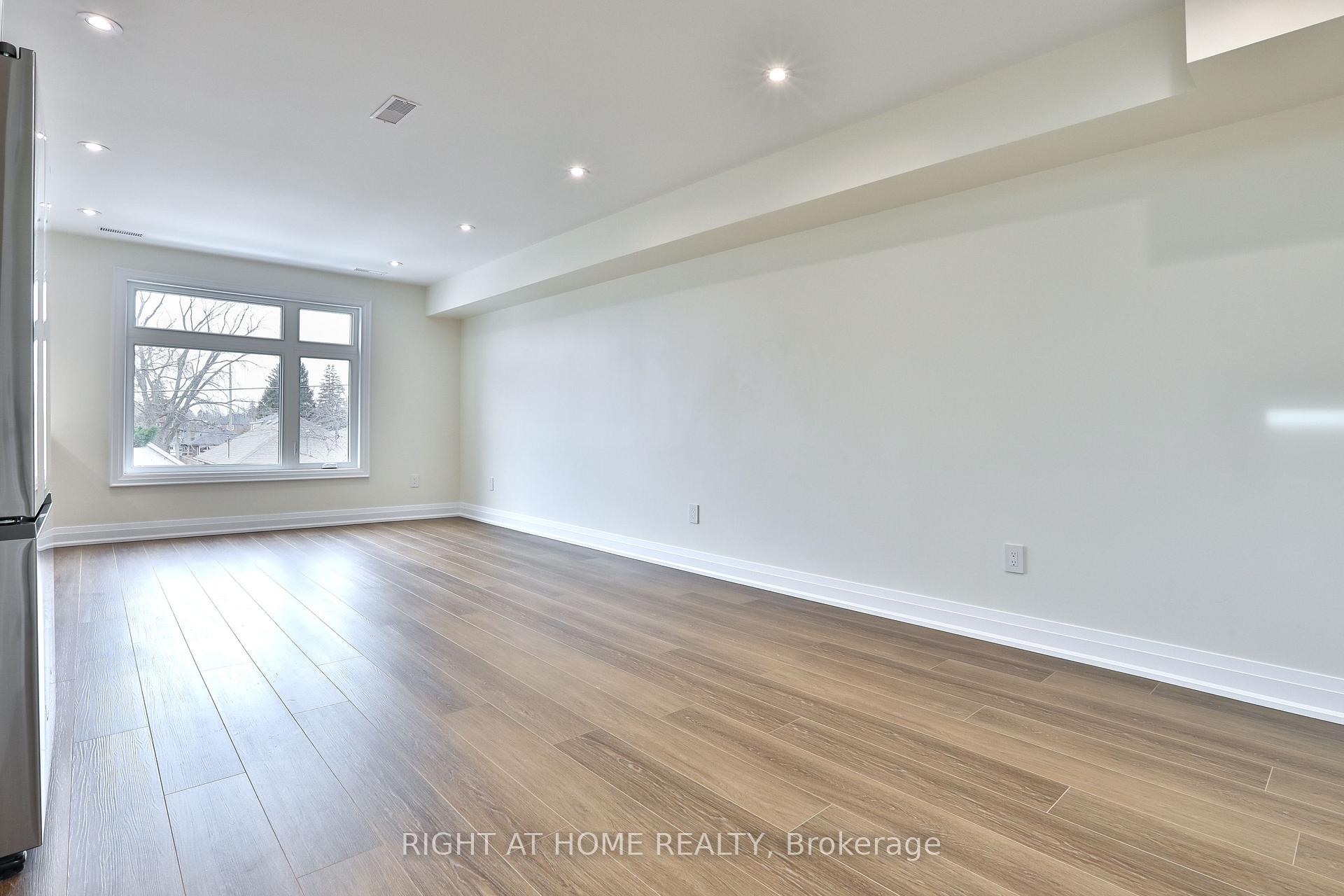 Photo 10 of Unit 3, 39 Fifteenth Street, Etobicoke, New Toronto — HOMEH