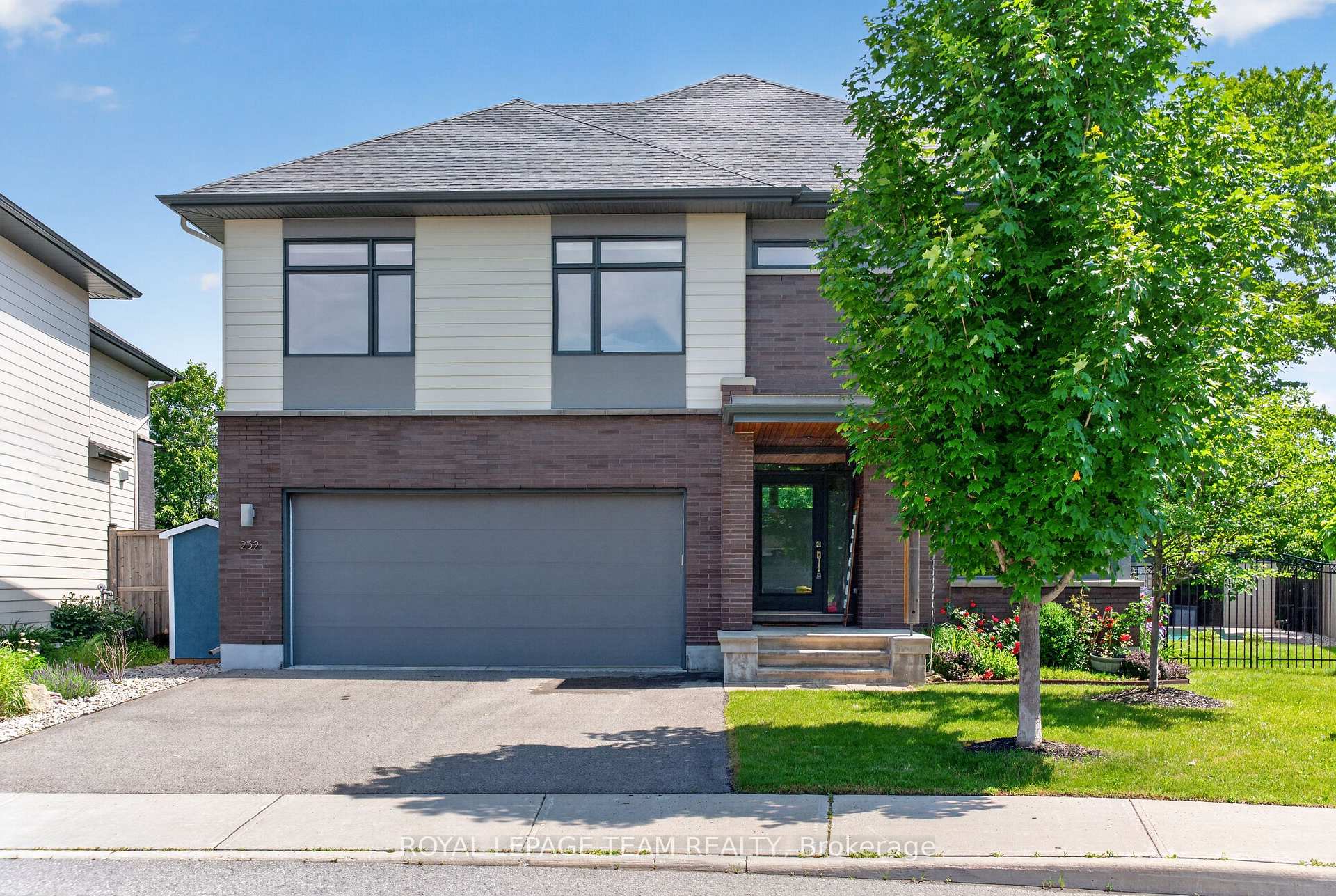 Photo 1 of 252 Sunnyridge Crescent, Ottawa, Kanata - Emerald Meadows/Trailwest — HOMEH