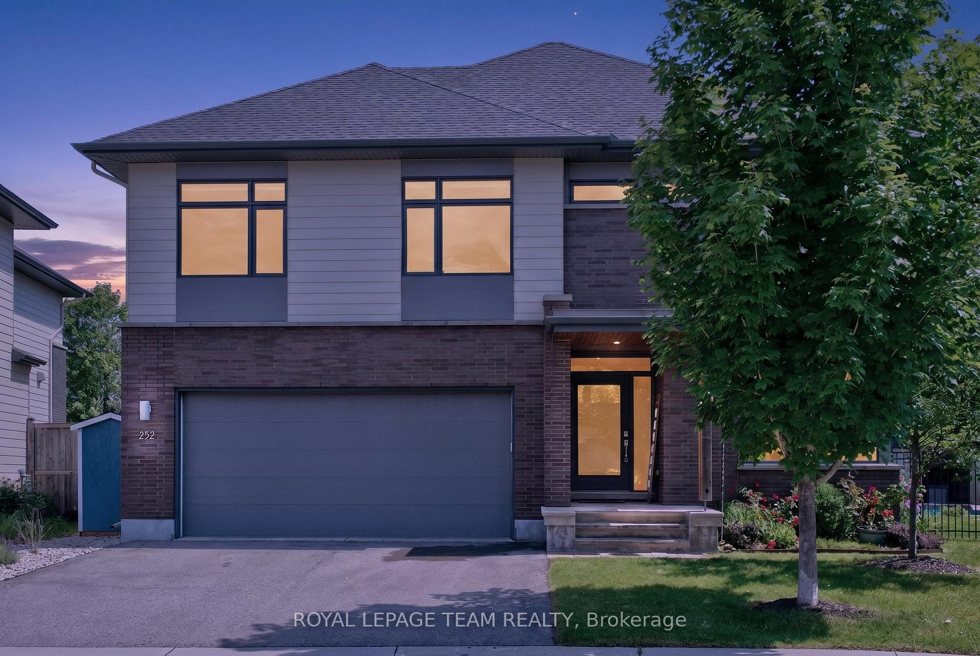 Photo 2 of 252 Sunnyridge Crescent, Ottawa, Kanata - Emerald Meadows/Trailwest — HOMEH