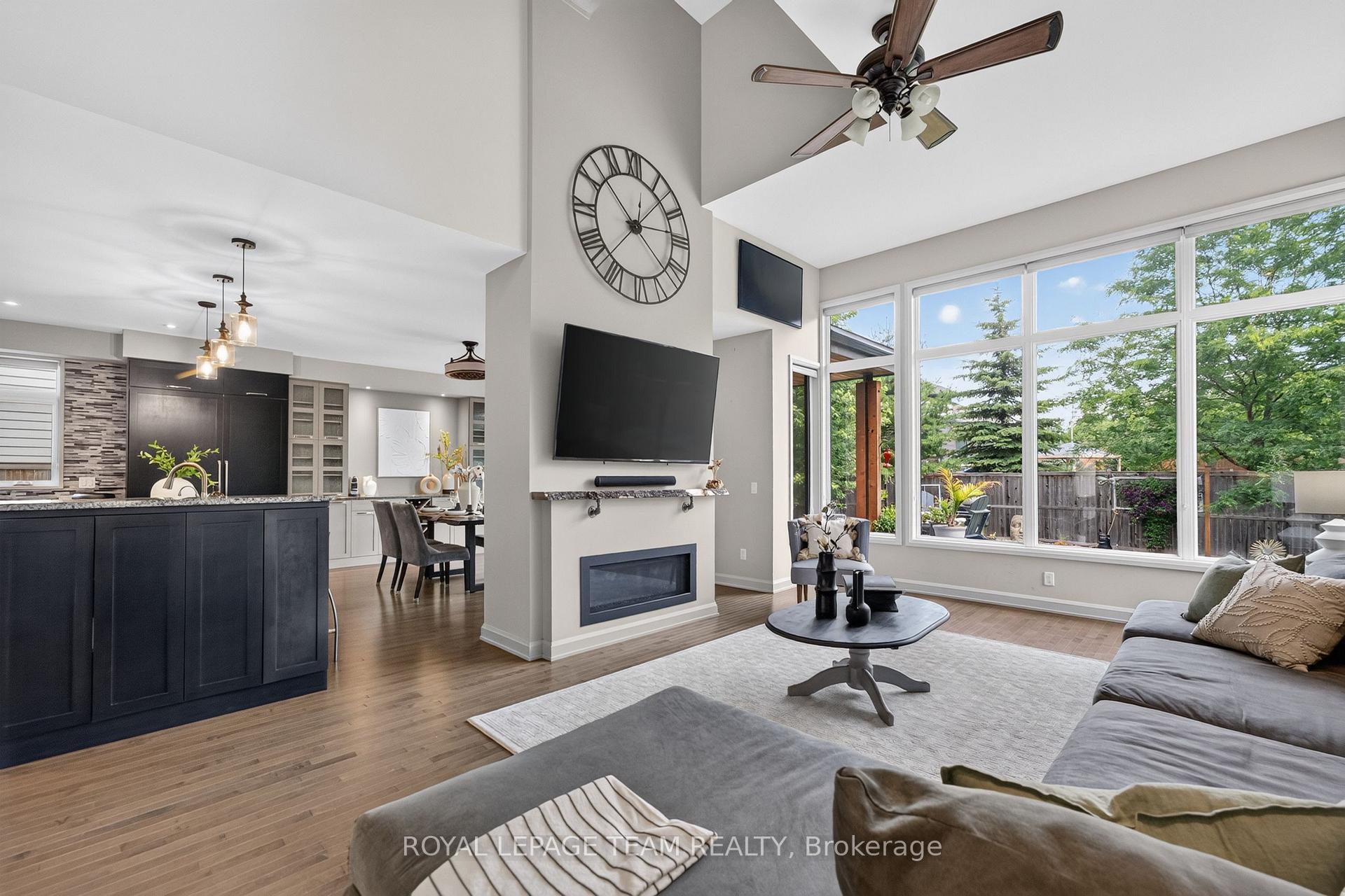 Photo 8 of 252 Sunnyridge Crescent, Ottawa, Kanata - Emerald Meadows/Trailwest — HOMEH