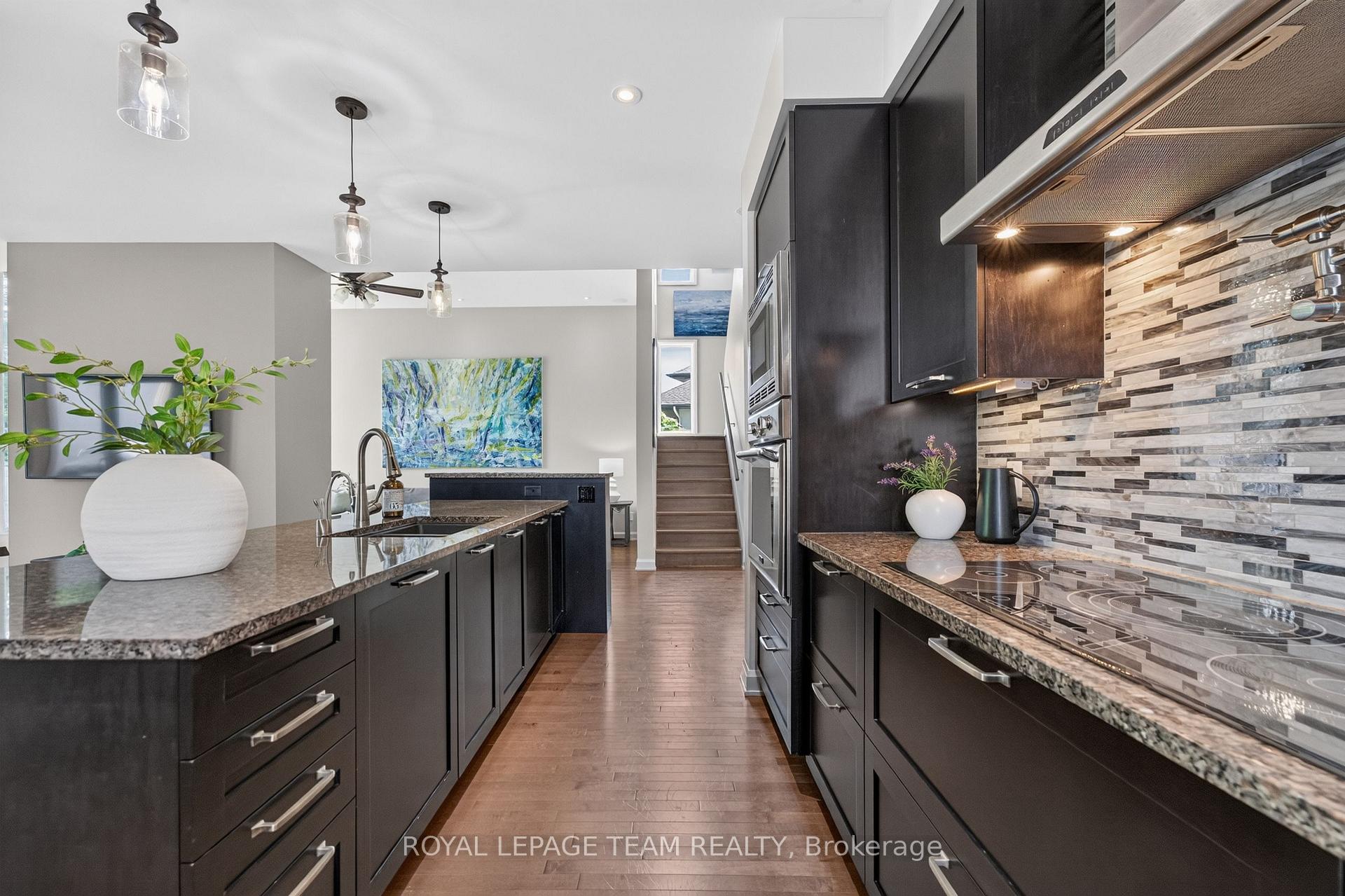 Photo 12 of 252 Sunnyridge Crescent, Ottawa, Kanata - Emerald Meadows/Trailwest — HOMEH