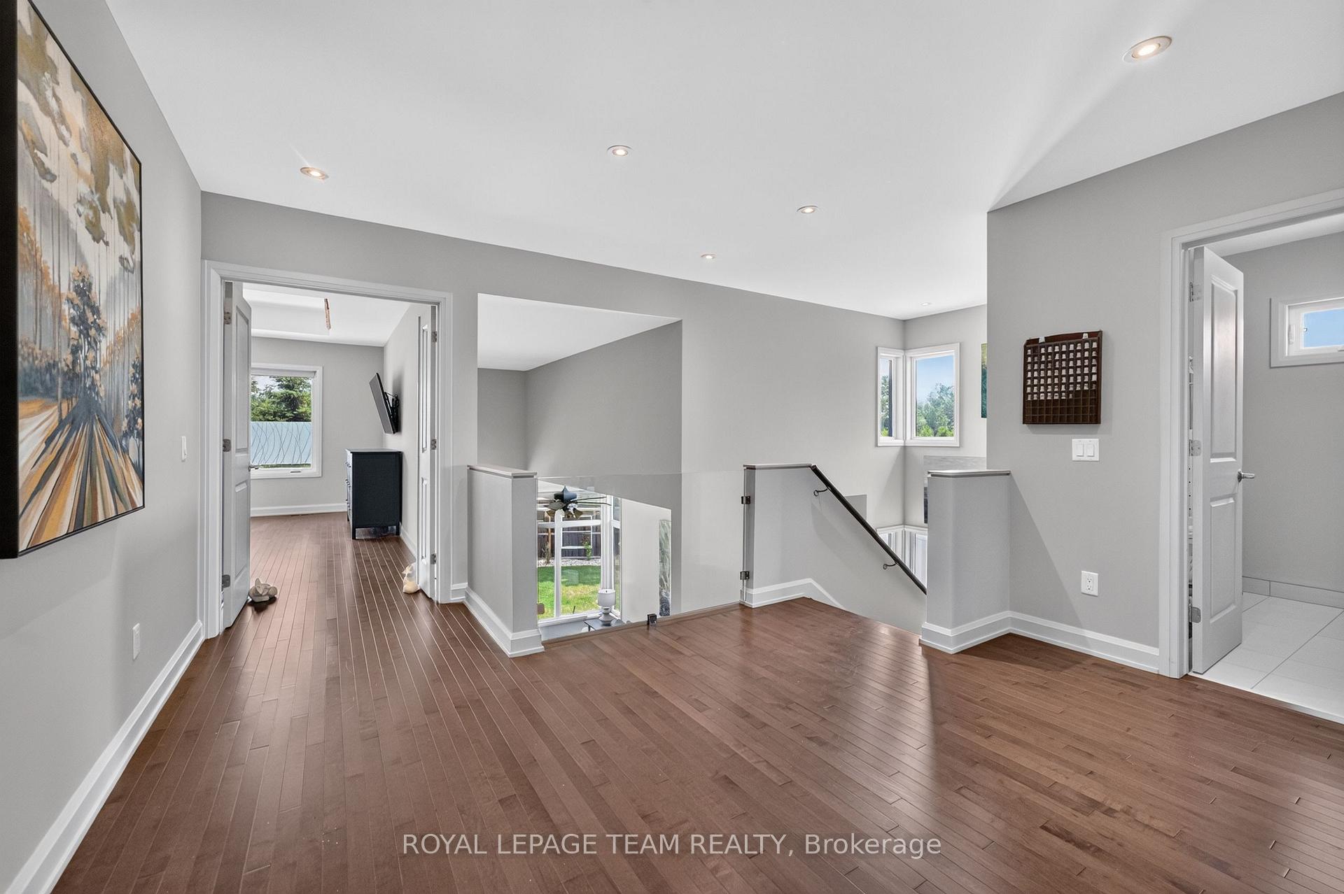 Photo 18 of 252 Sunnyridge Crescent, Ottawa, Kanata - Emerald Meadows/Trailwest — HOMEH