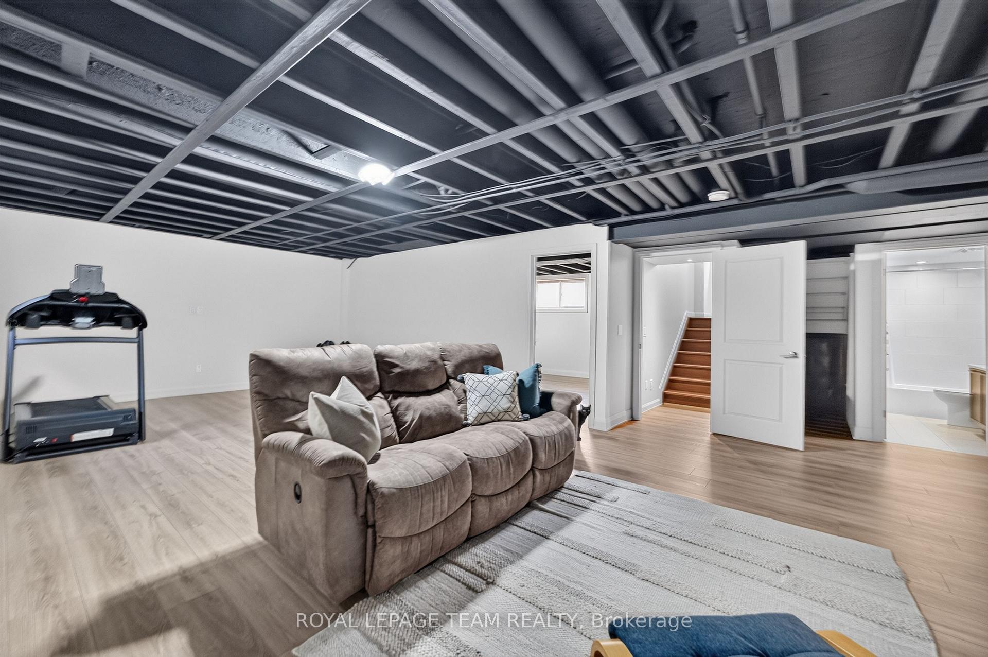 Photo 33 of 252 Sunnyridge Crescent, Ottawa, Kanata - Emerald Meadows/Trailwest — HOMEH