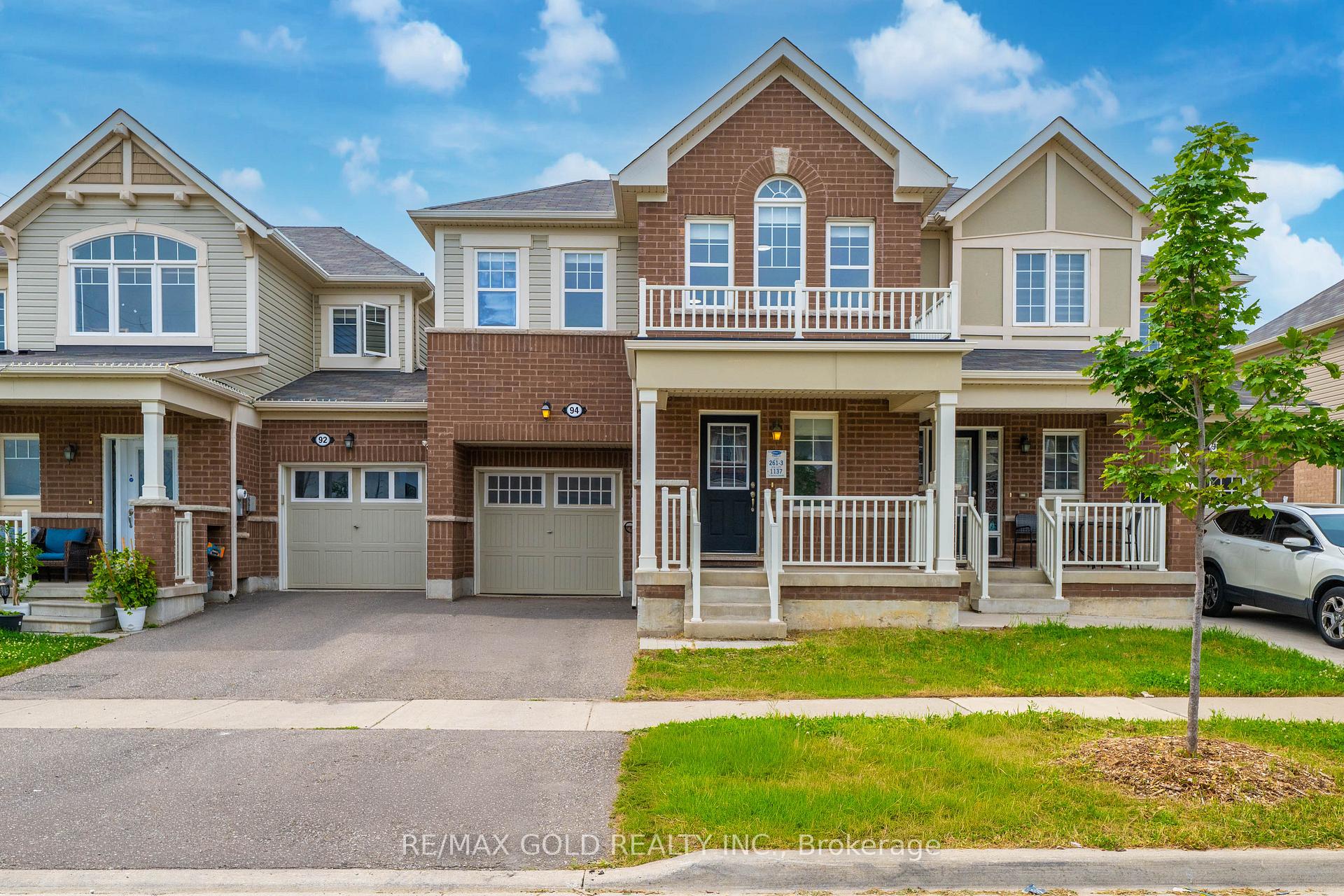 Front of 94 Benhurst Crescent