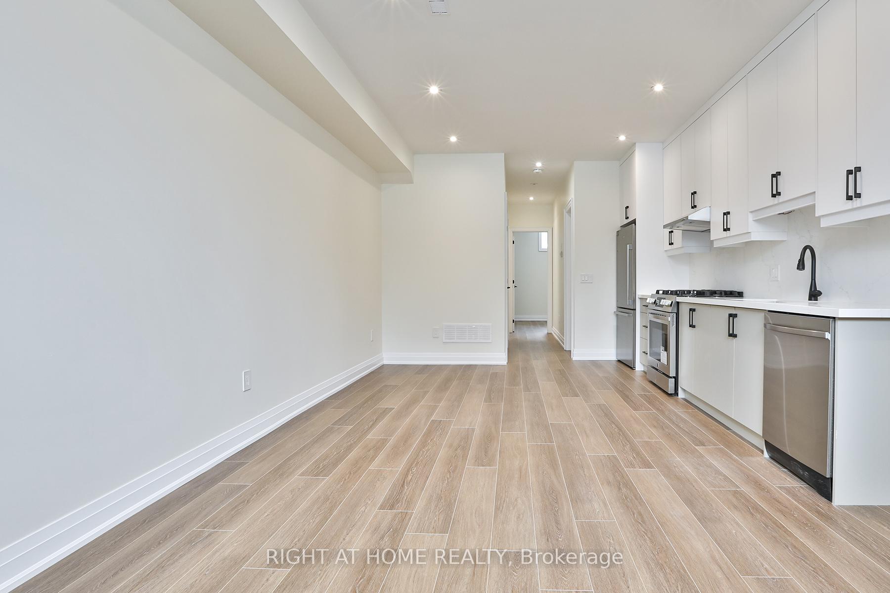 Photo 6 of Unit 2, 39 Fifteenth Street, Etobicoke, New Toronto — HOMEH