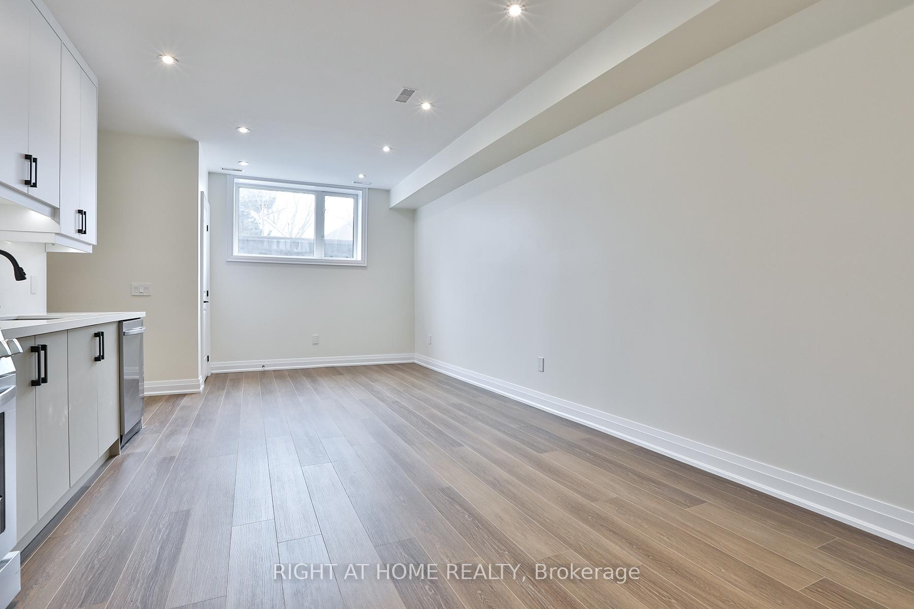 Photo 7 of Unit 2, 39 Fifteenth Street, Etobicoke, New Toronto — HOMEH