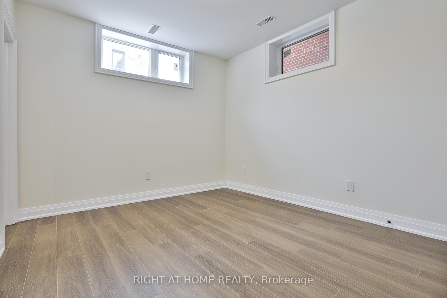 Photo 10 of Unit 2, 39 Fifteenth Street, Etobicoke, New Toronto — HOMEH