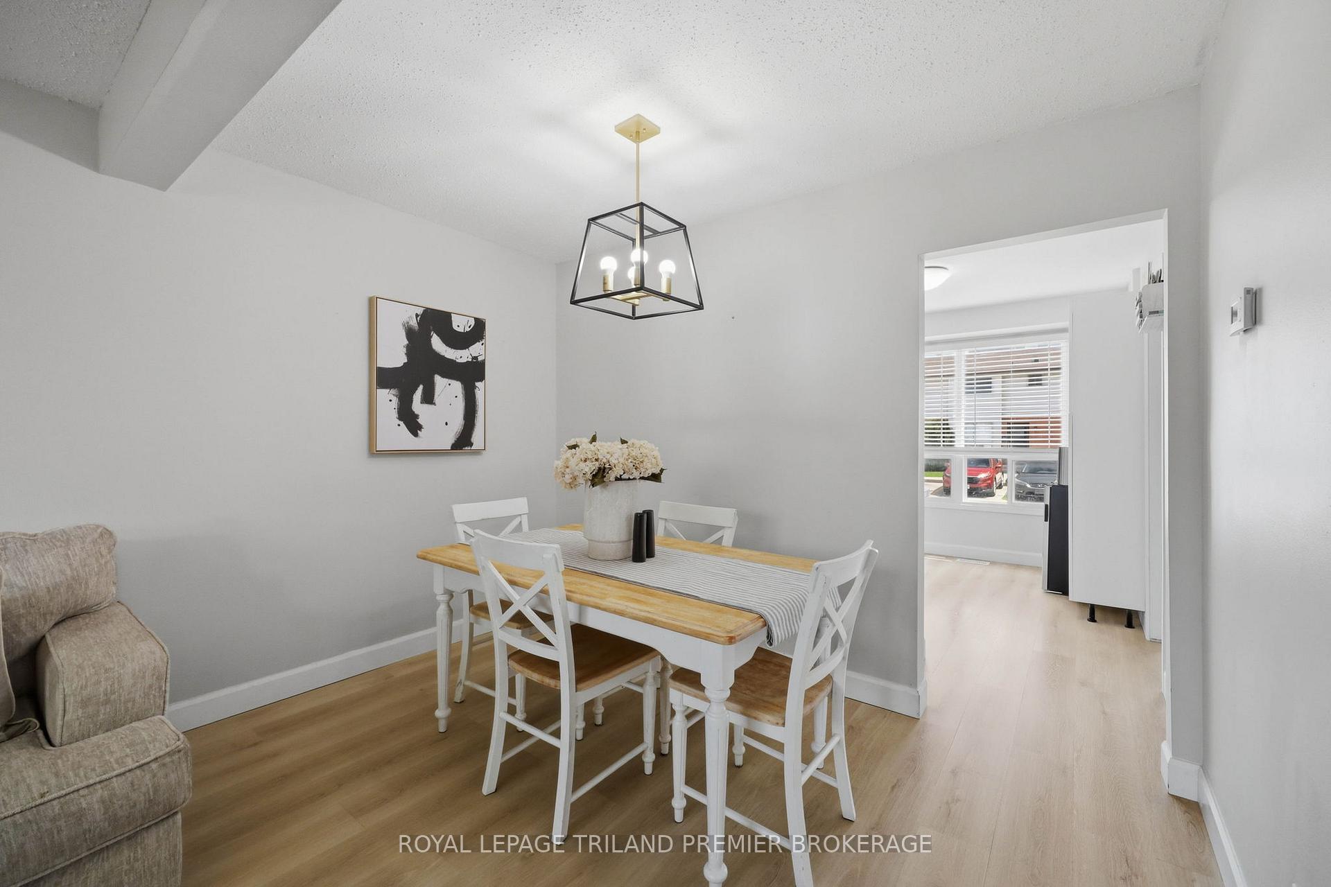 Photo 7 of Unit 4, 135 Belmont Drive, London, South O — HOMEH