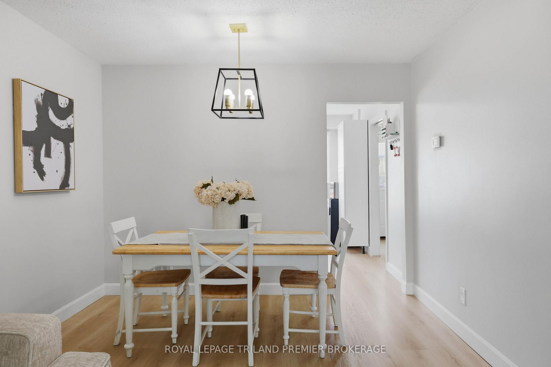 Photo 8 of Unit 4, 135 Belmont Drive, London, South O — HOMEH
