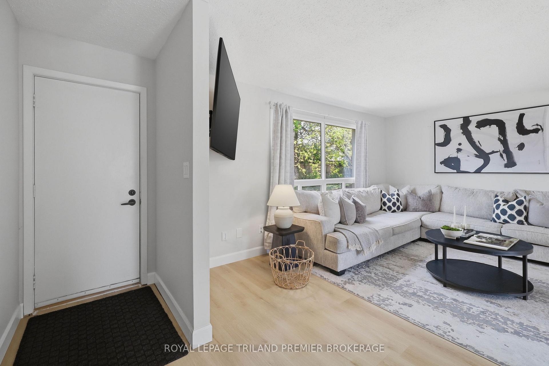 Photo 15 of Unit 4, 135 Belmont Drive, London, South O — HOMEH