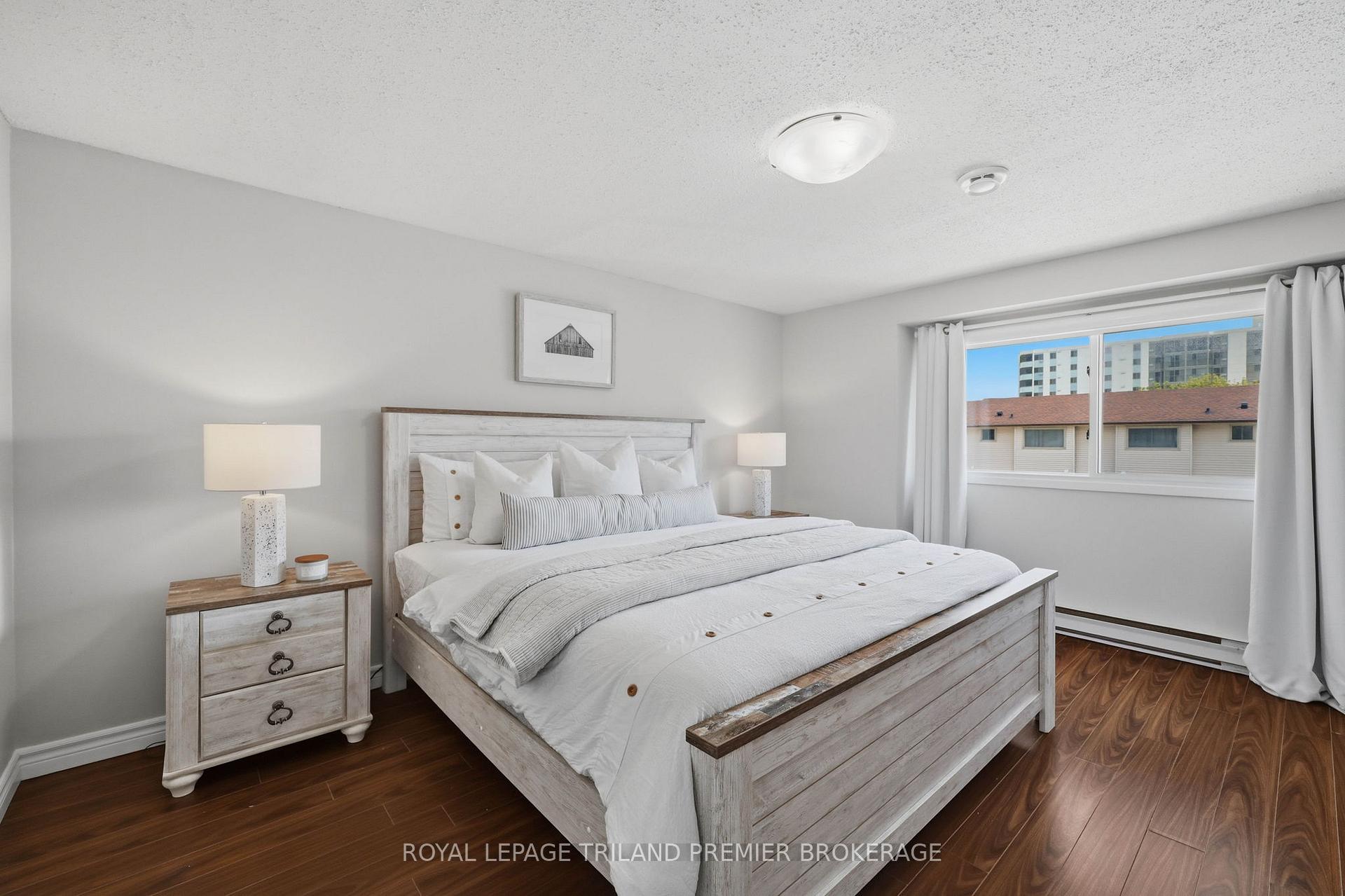 Photo 18 of Unit 4, 135 Belmont Drive, London, South O — HOMEH