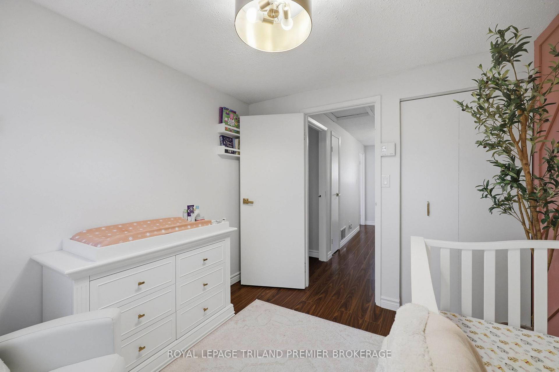 Photo 25 of Unit 4, 135 Belmont Drive, London, South O — HOMEH