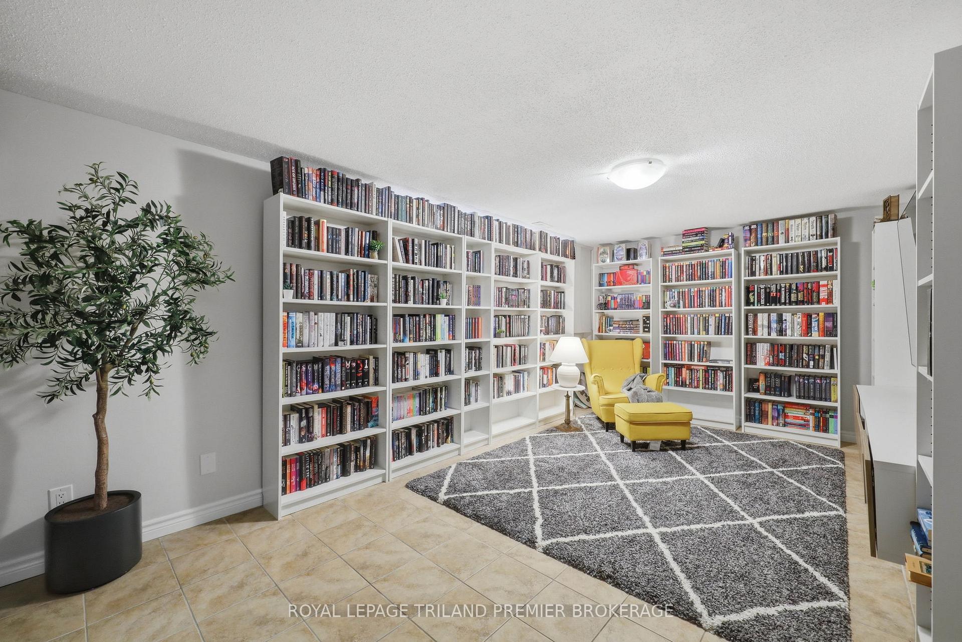 Photo 28 of Unit 4, 135 Belmont Drive, London, South O — HOMEH