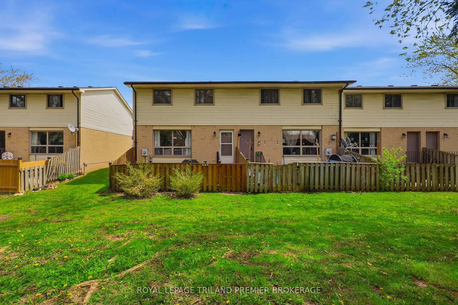 Photo 31 of Unit 4, 135 Belmont Drive, London, South O — HOMEH