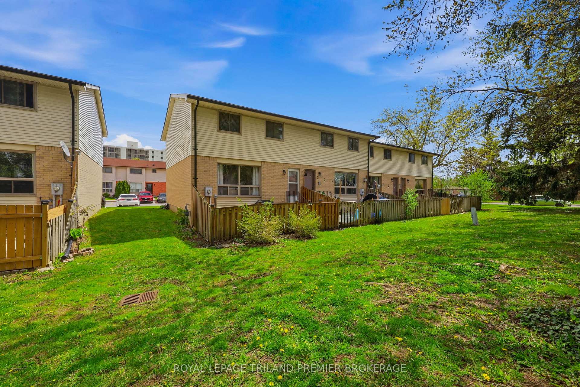 Photo 32 of Unit 4, 135 Belmont Drive, London, South O — HOMEH