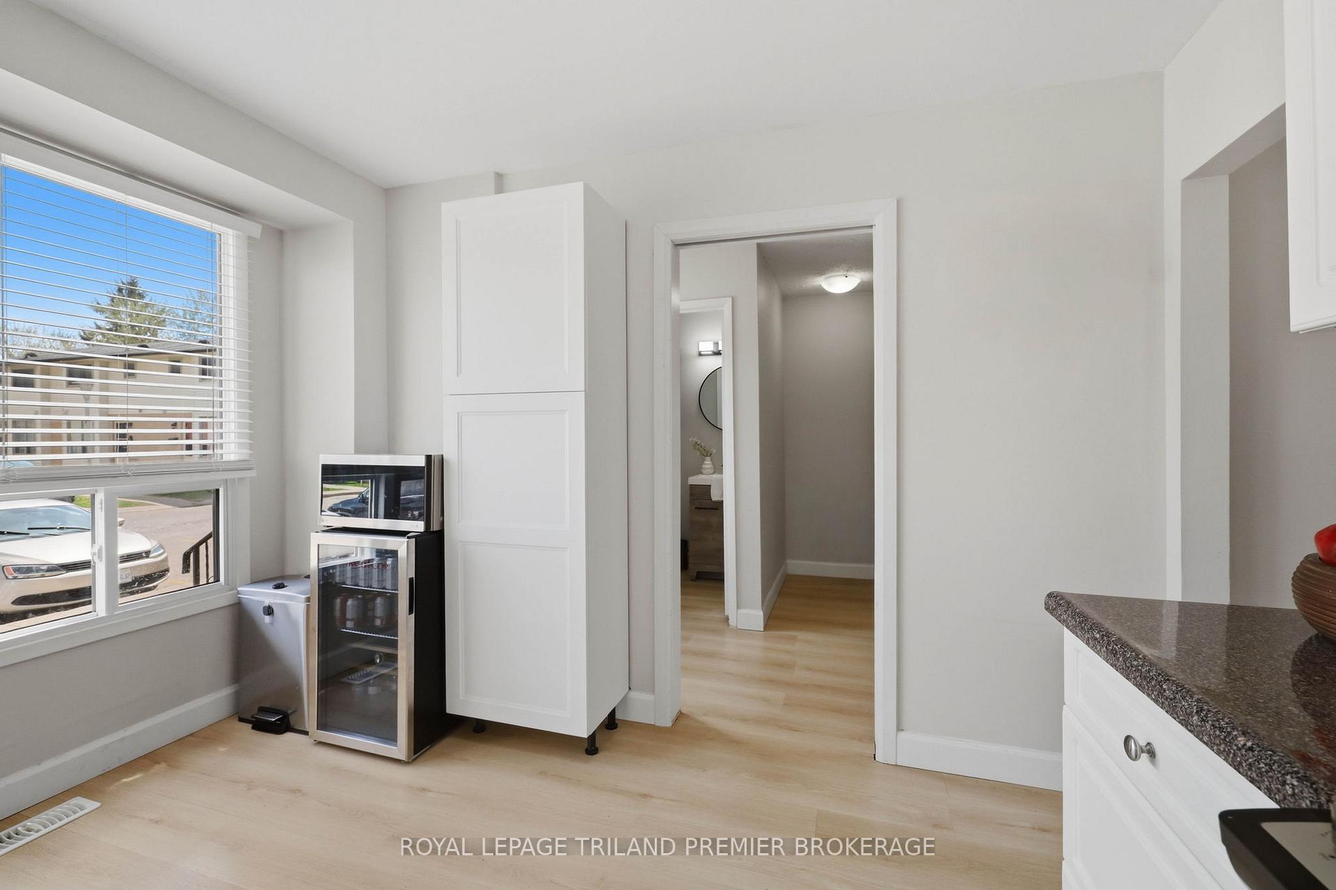 Photo 3 of Unit 4, 135 Belmont Drive, London, South O — HOMEH