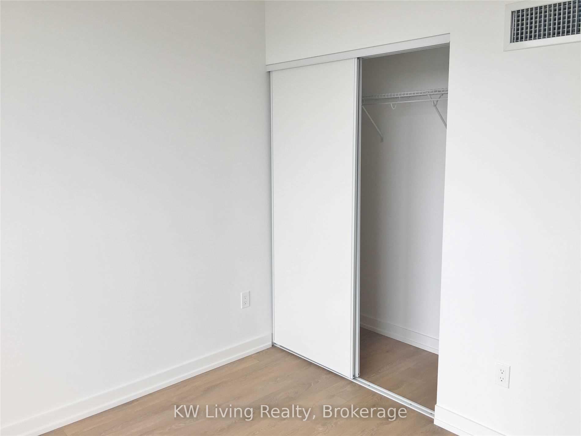 Photo 7 of Unit 3510, 117 McMahon Drive, North York, Bayview Village — HOMEH