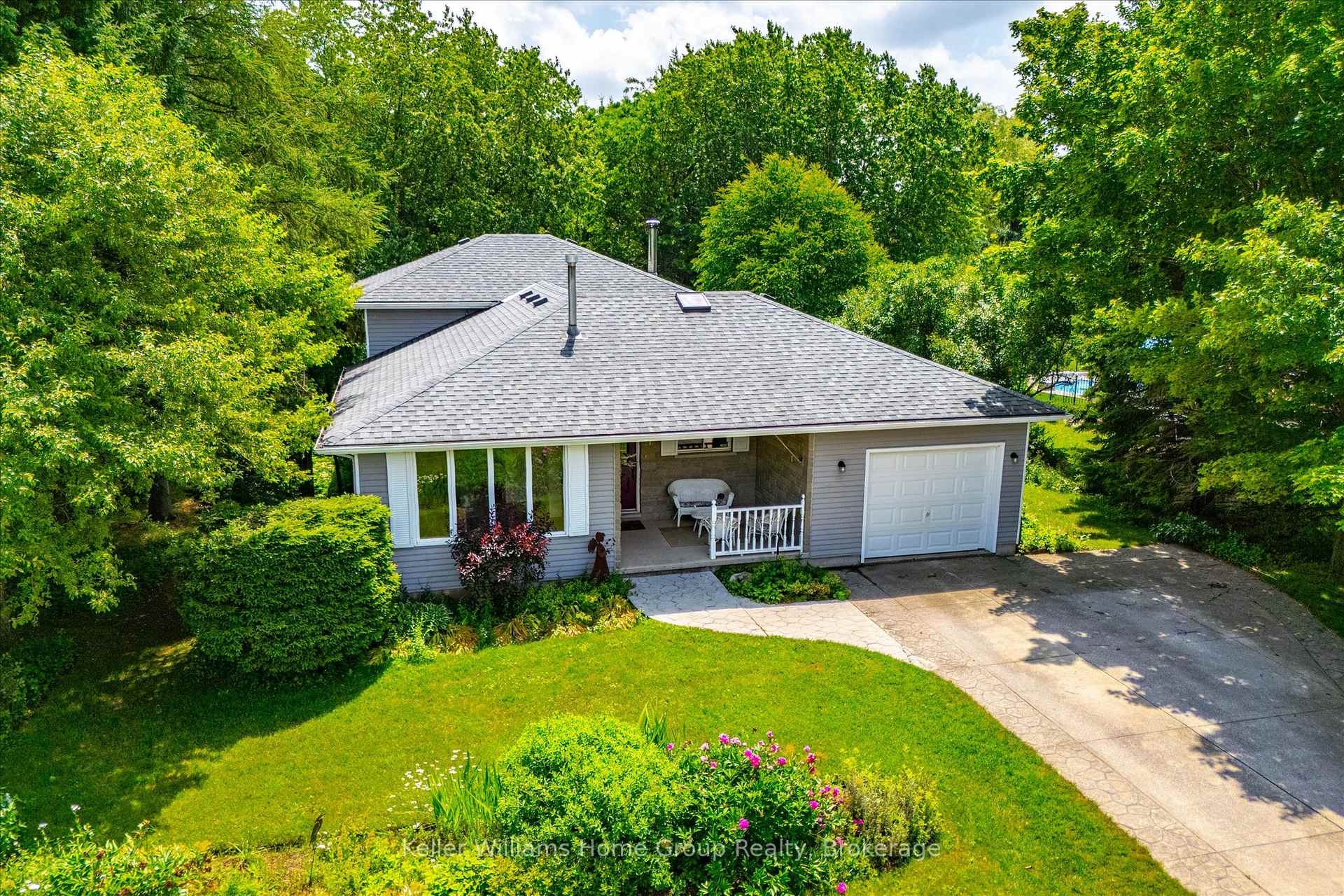 Photo 1 of 27 Atchison Lane, Centre Wellington, Fergus — HOMEH