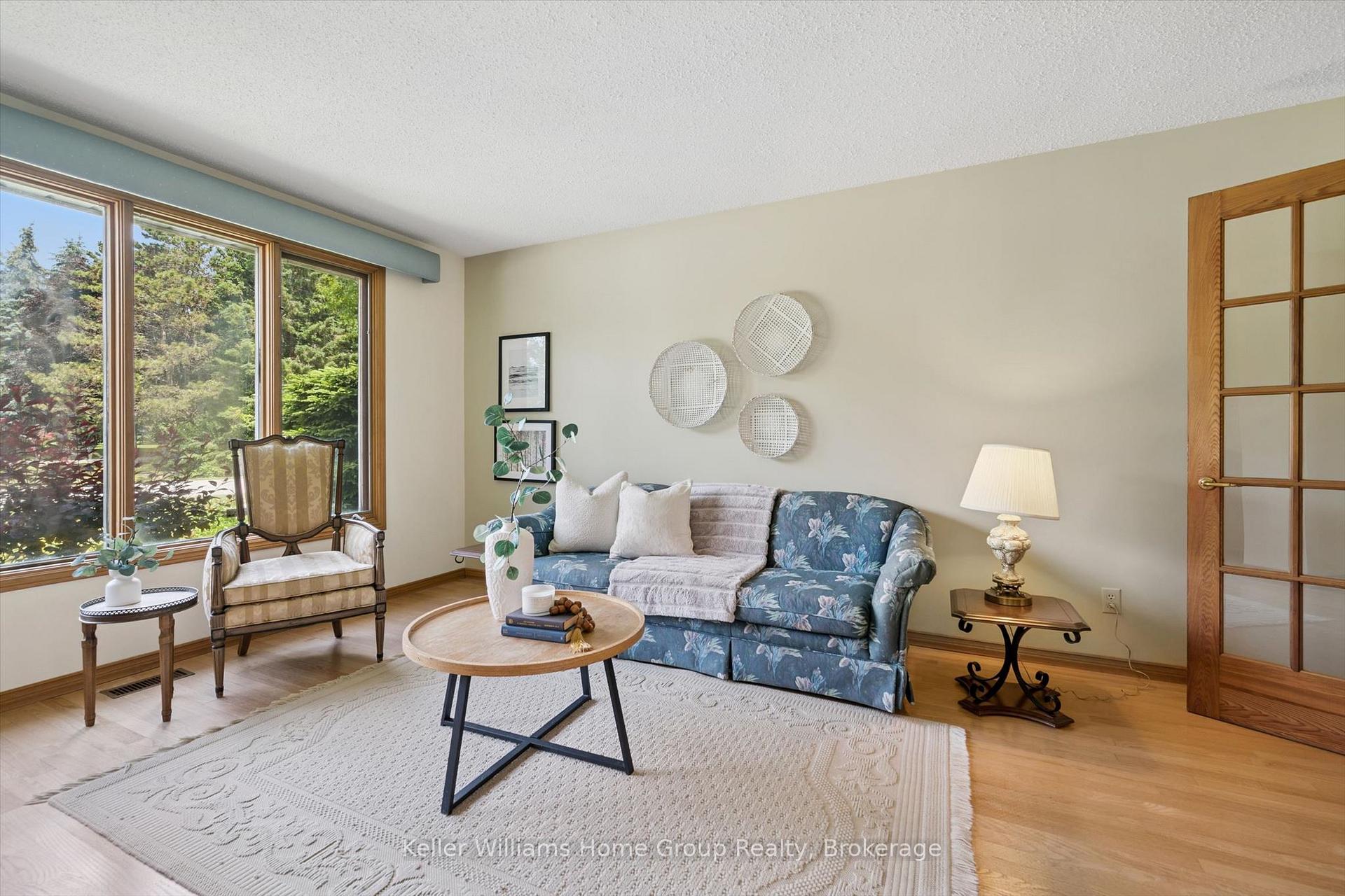 Photo 10 of 27 Atchison Lane, Centre Wellington, Fergus — HOMEH
