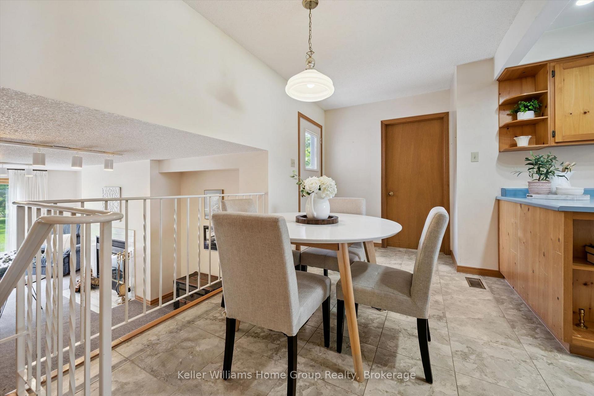 Photo 15 of 27 Atchison Lane, Centre Wellington, Fergus — HOMEH