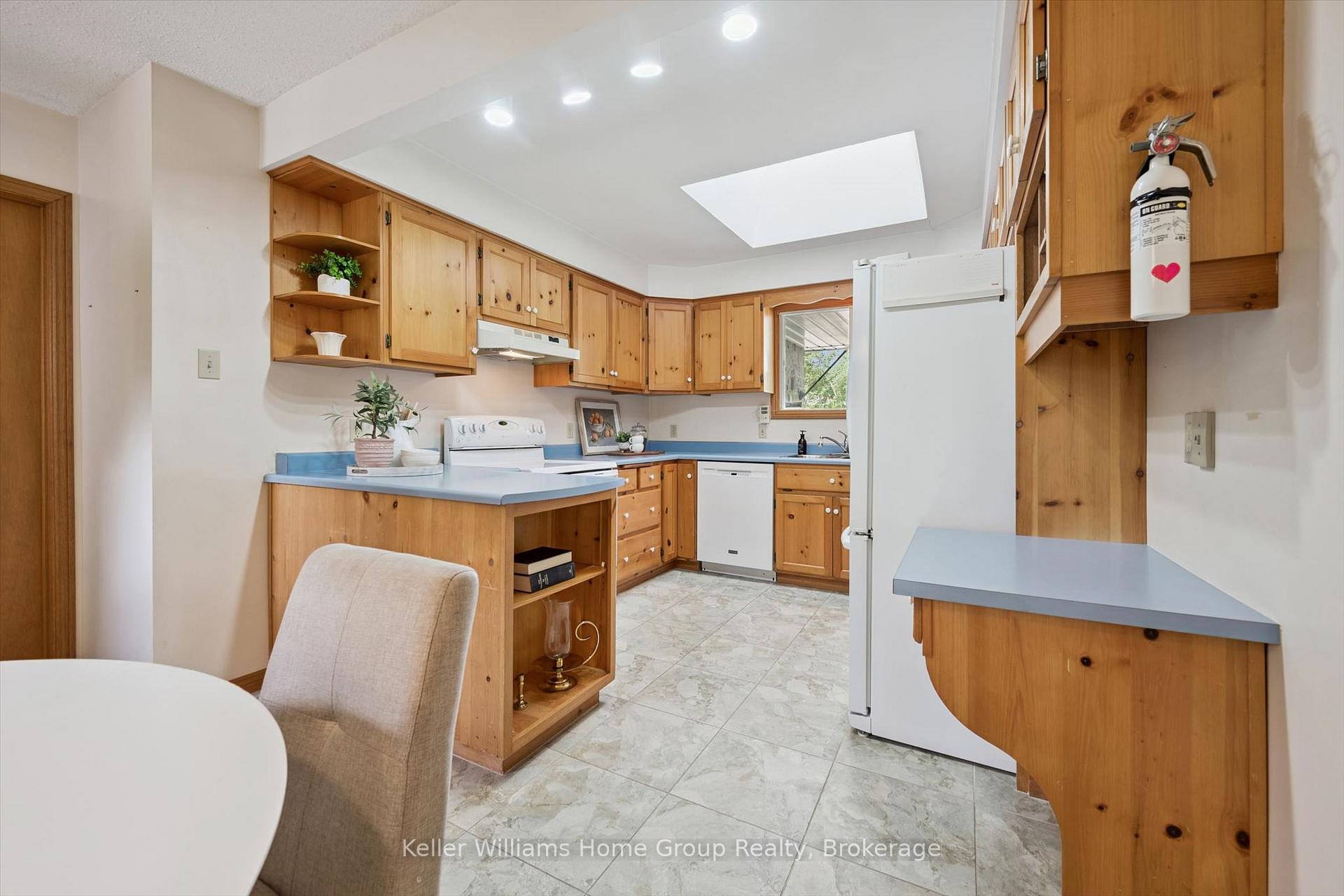 Photo 17 of 27 Atchison Lane, Centre Wellington, Fergus — HOMEH