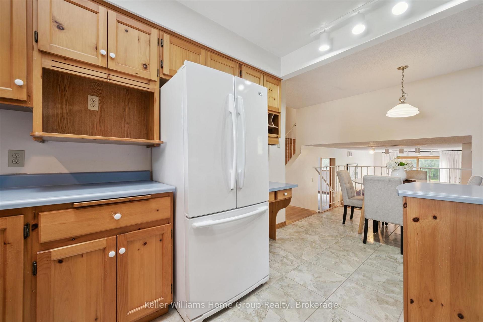 Photo 20 of 27 Atchison Lane, Centre Wellington, Fergus — HOMEH