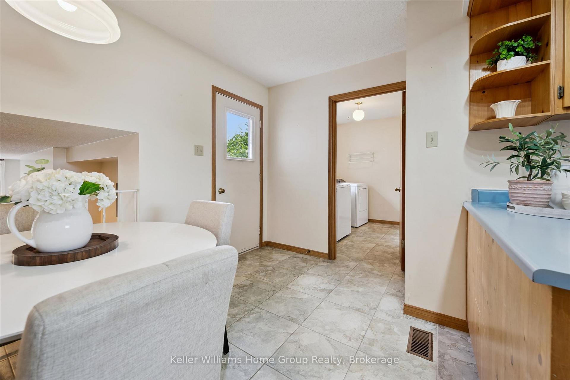 Photo 22 of 27 Atchison Lane, Centre Wellington, Fergus — HOMEH