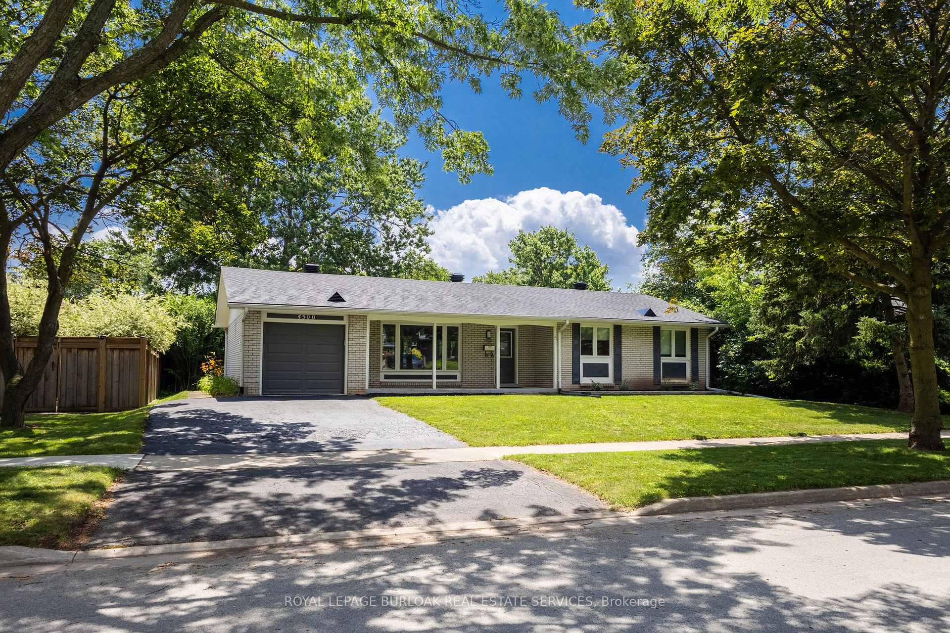 Photo 1 of 4500 Rogers Road, Burlington, Shoreacres — HOMEH