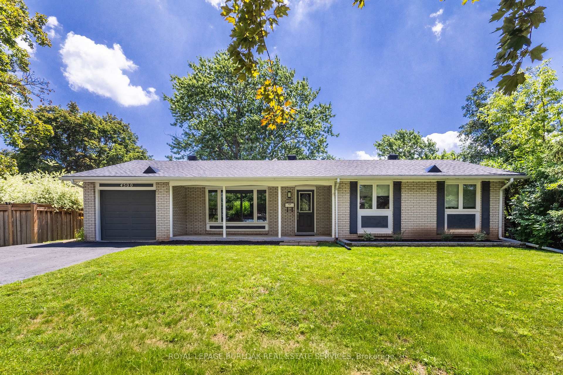 Photo 2 of 4500 Rogers Road, Burlington, Shoreacres — HOMEH