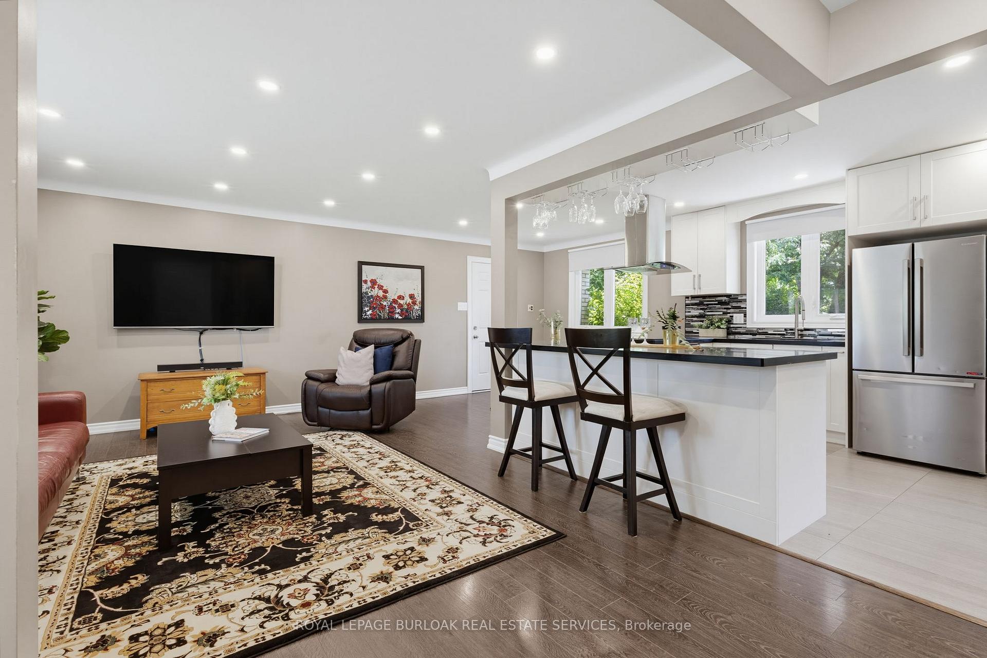Photo 7 of 4500 Rogers Road, Burlington, Shoreacres — HOMEH