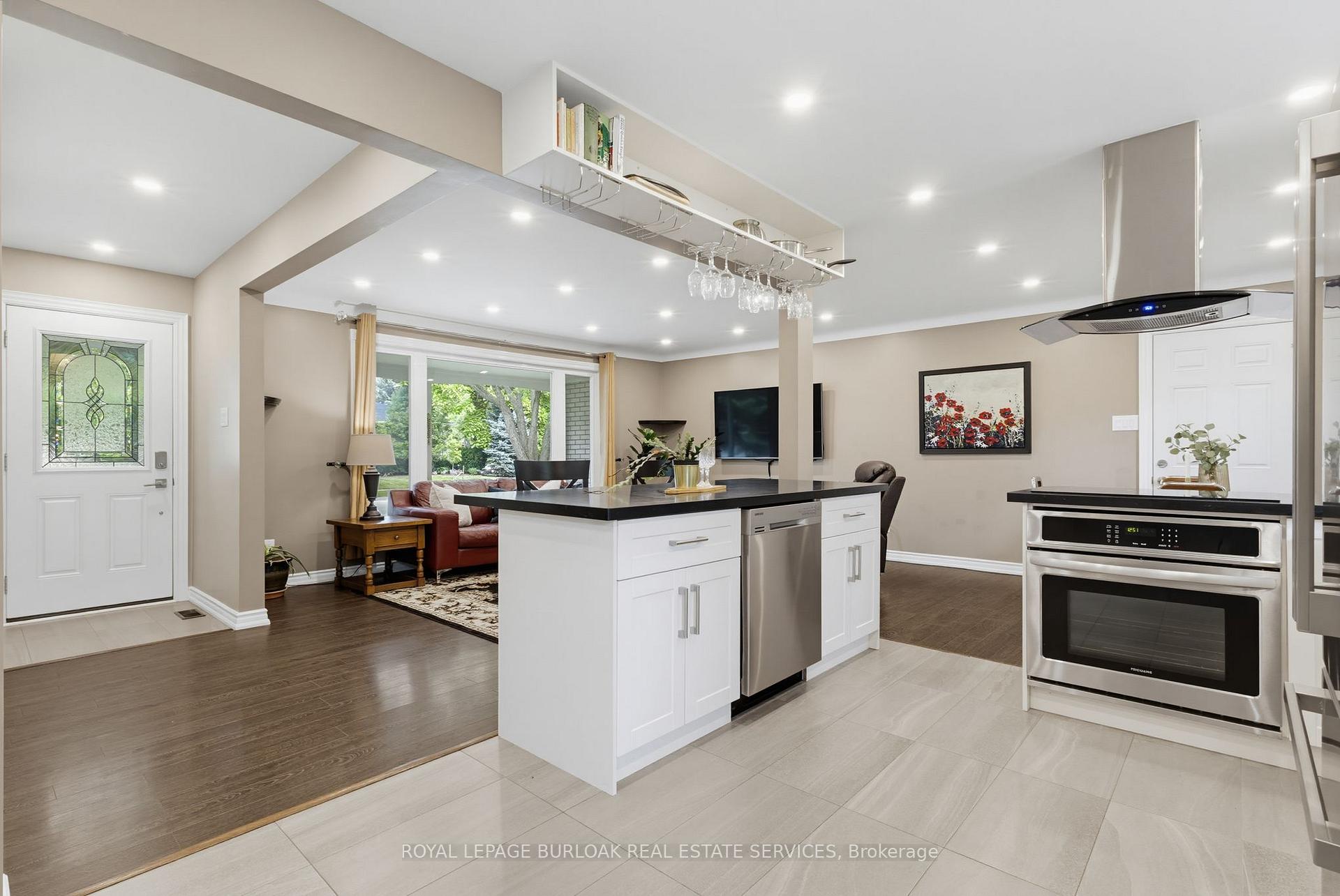 Photo 11 of 4500 Rogers Road, Burlington, Shoreacres — HOMEH