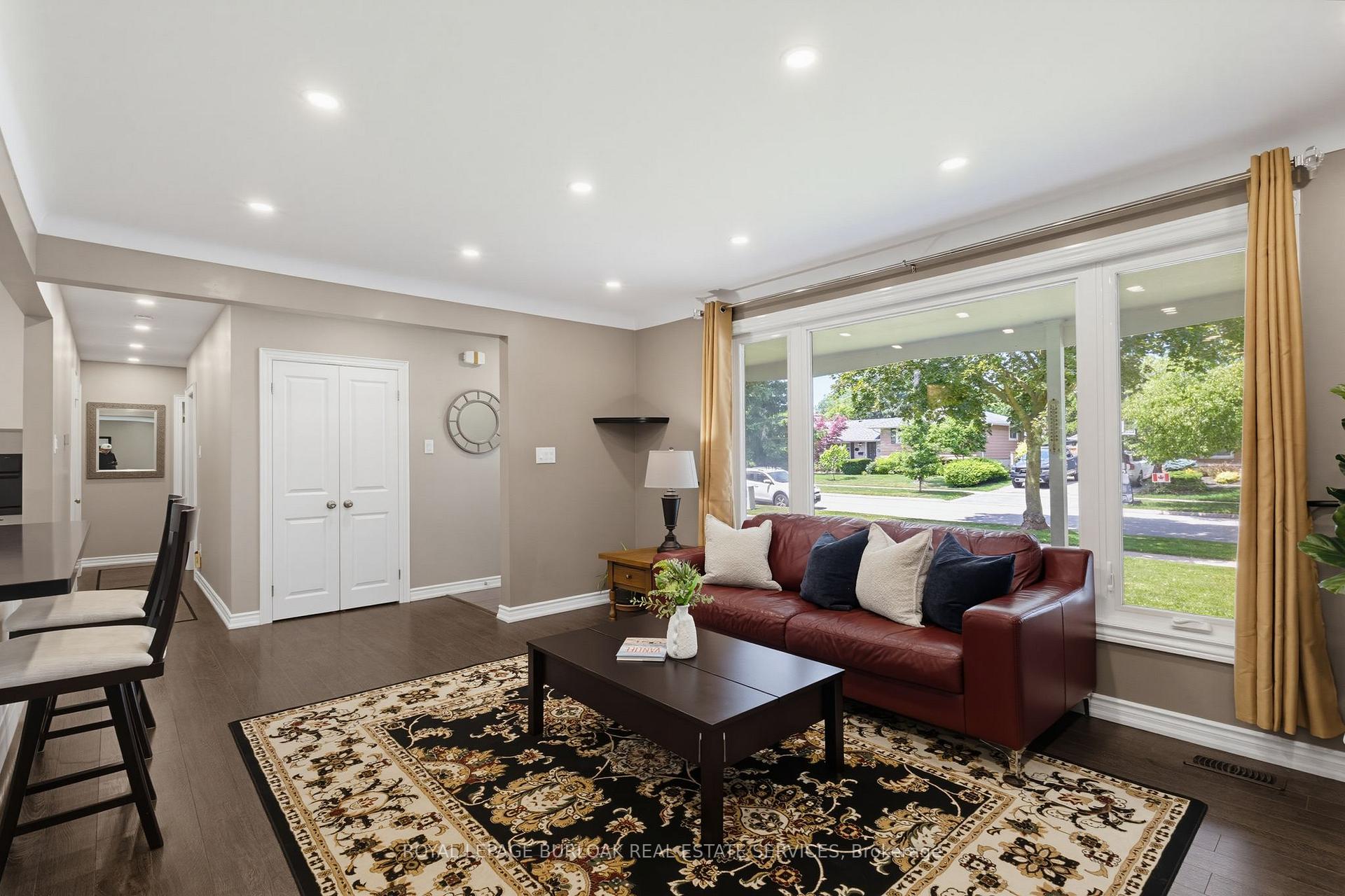 Photo 14 of 4500 Rogers Road, Burlington, Shoreacres — HOMEH