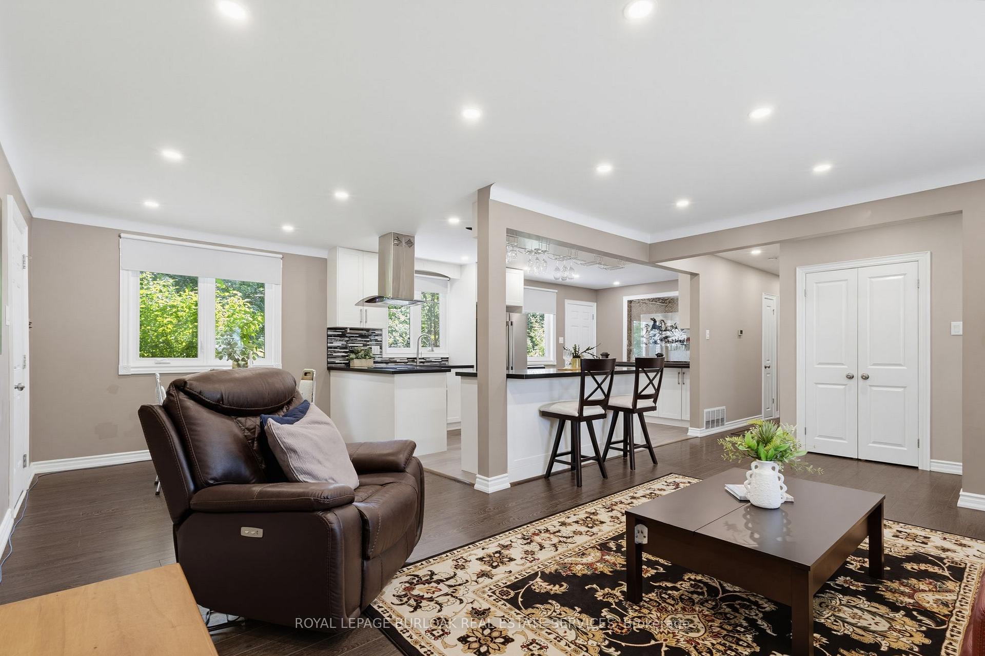 Photo 15 of 4500 Rogers Road, Burlington, Shoreacres — HOMEH