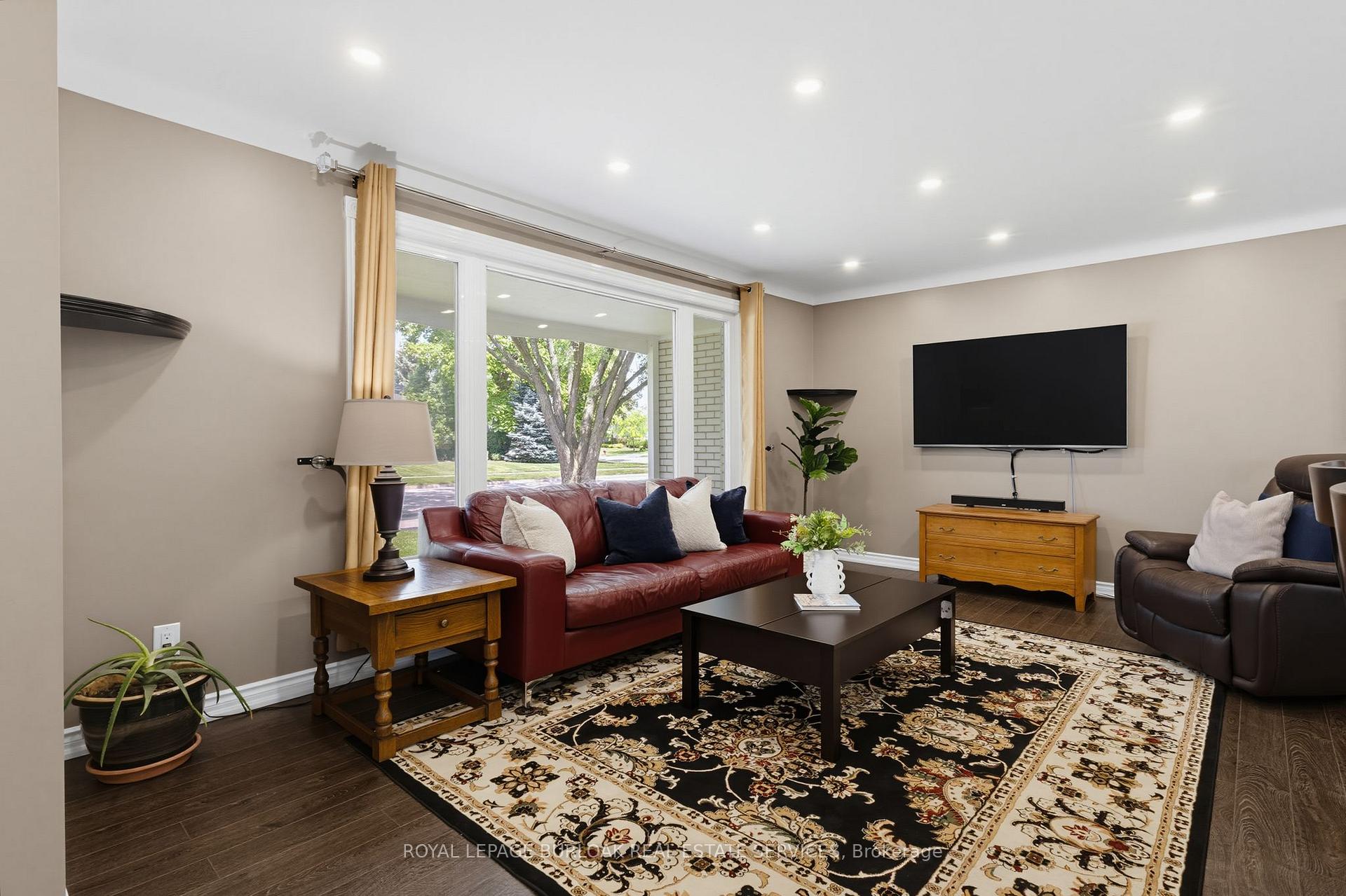 Photo 16 of 4500 Rogers Road, Burlington, Shoreacres — HOMEH