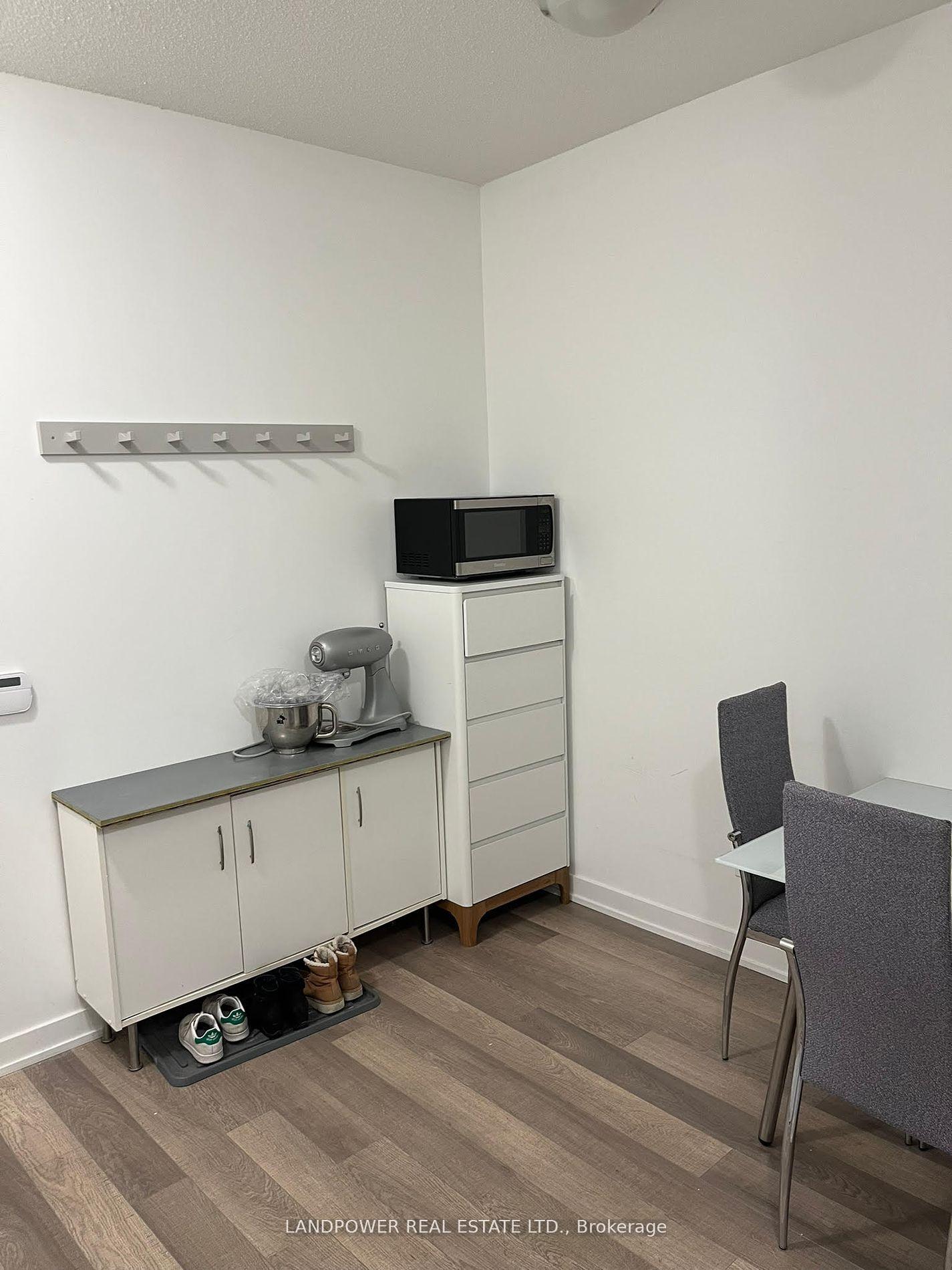 Photo 4 of Unit 1102, 181 Huron Street, Toronto, Kensington-Chinatown — HOMEH