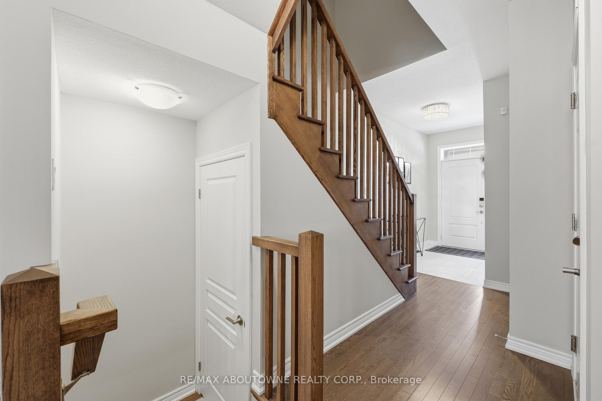 Photo 7 of 397 Wheat Boom Drive, Oakville, Joshua Meadows — HOMEH