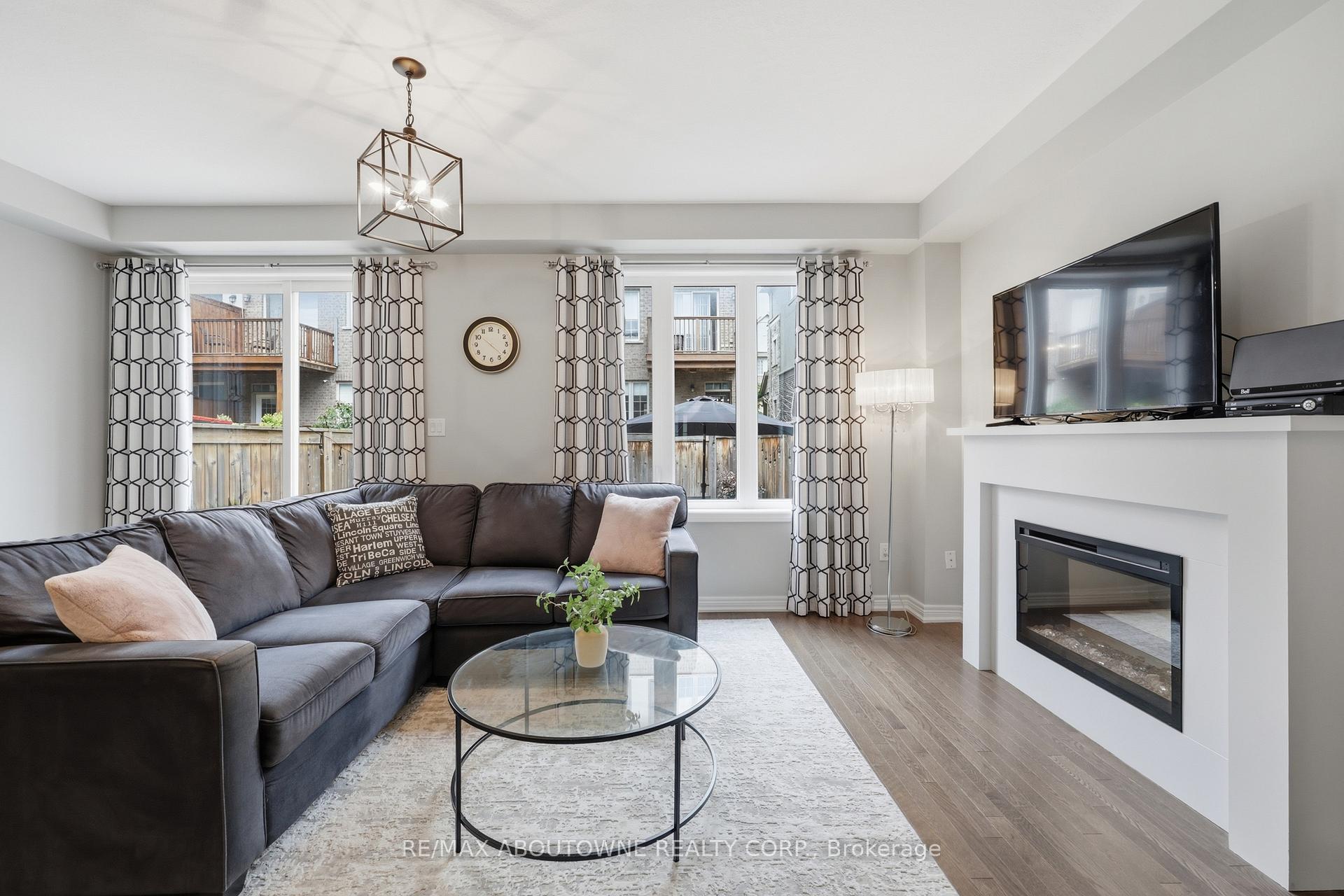 Photo 9 of 397 Wheat Boom Drive, Oakville, Joshua Meadows — HOMEH