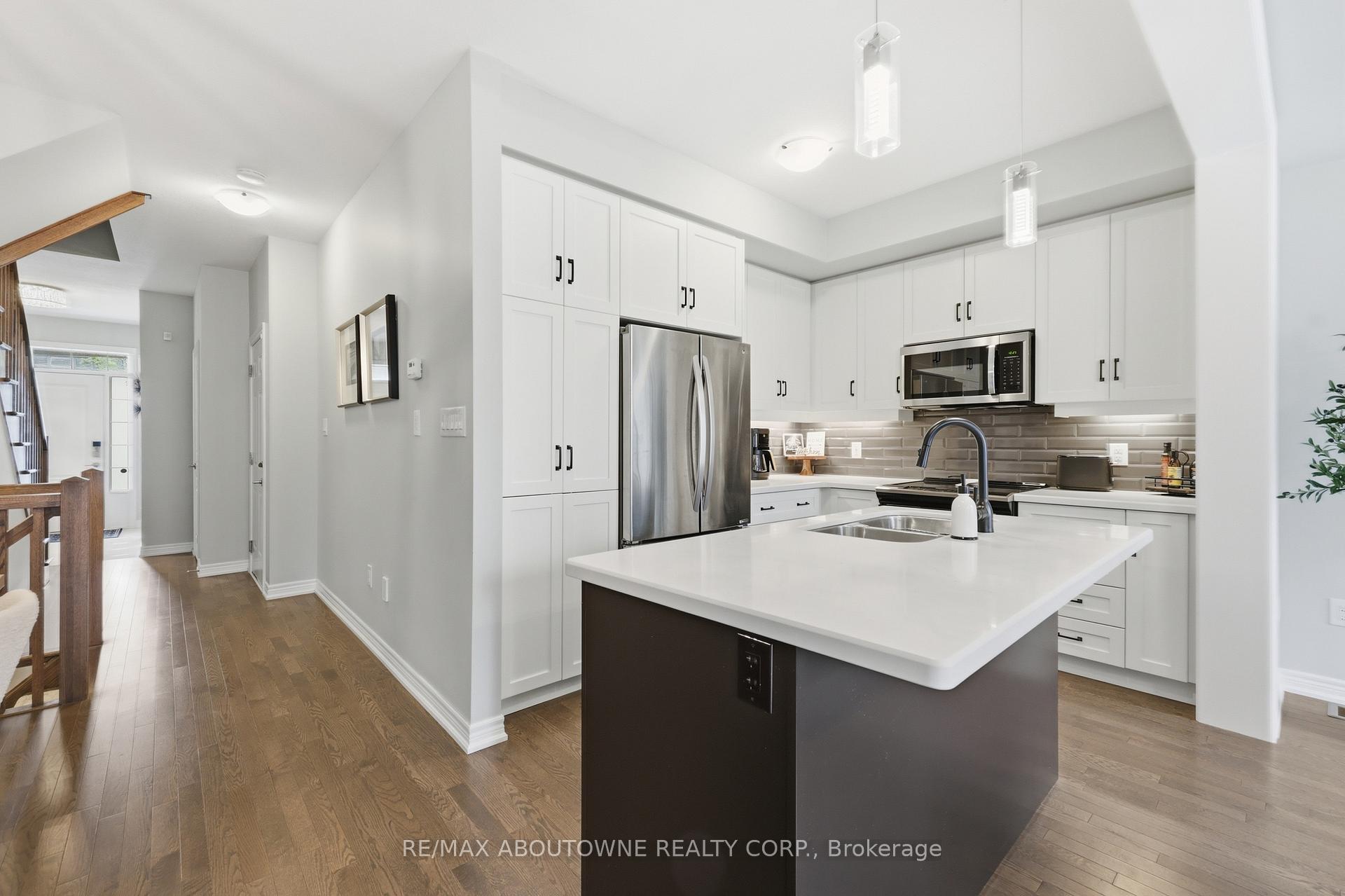 Photo 12 of 397 Wheat Boom Drive, Oakville, Joshua Meadows — HOMEH