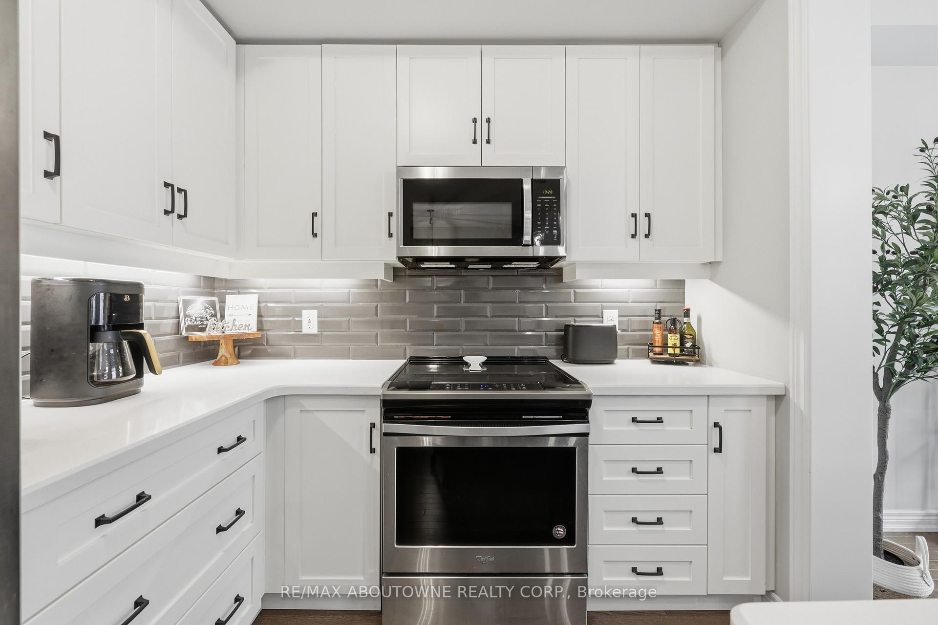 Photo 18 of 397 Wheat Boom Drive, Oakville, Joshua Meadows — HOMEH