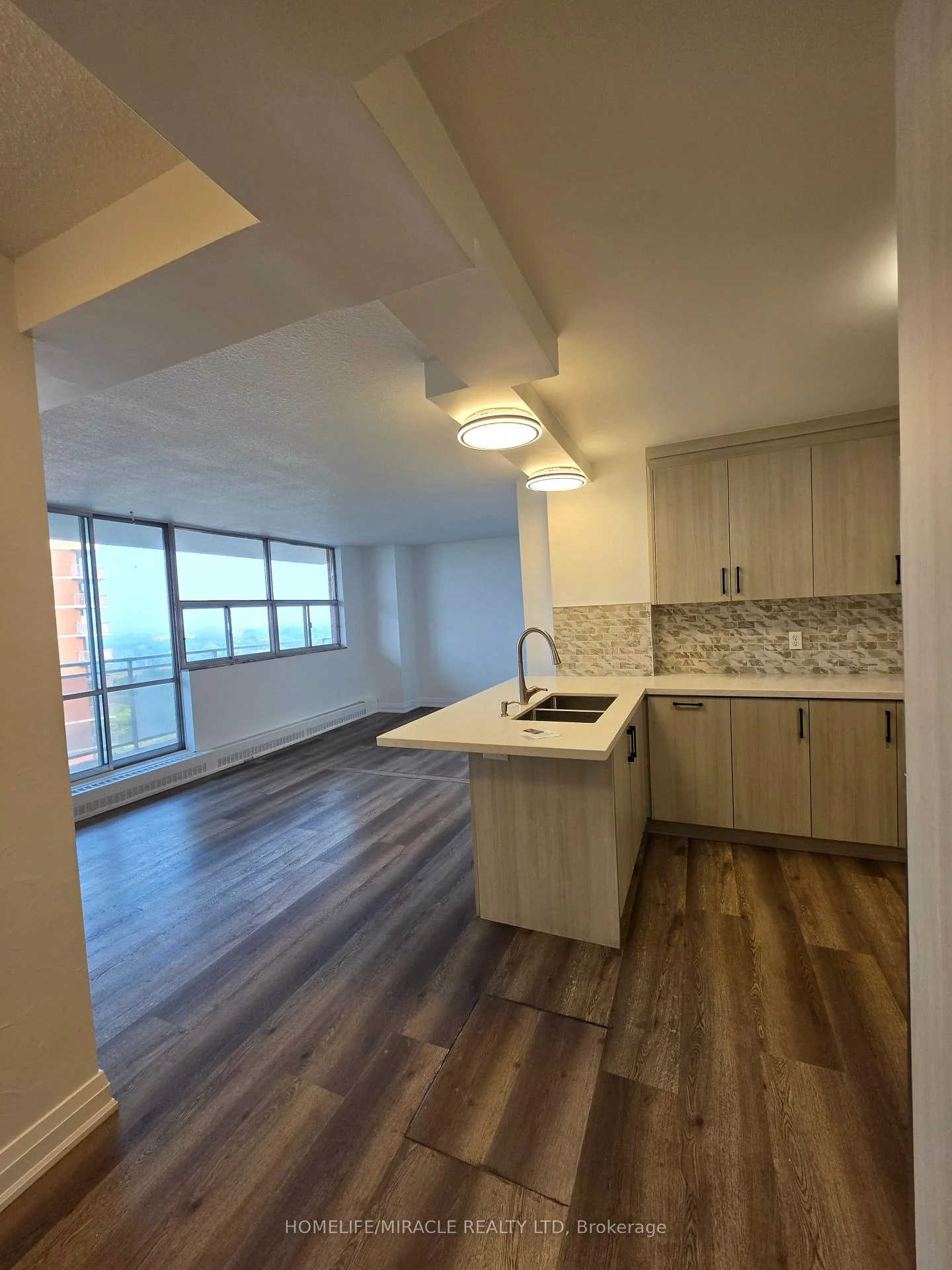Photo 3 of Unit 1503, 2645 Kipling Avenue, Etobicoke, Mount Olive-Silverstone-Jamestown — HOMEH