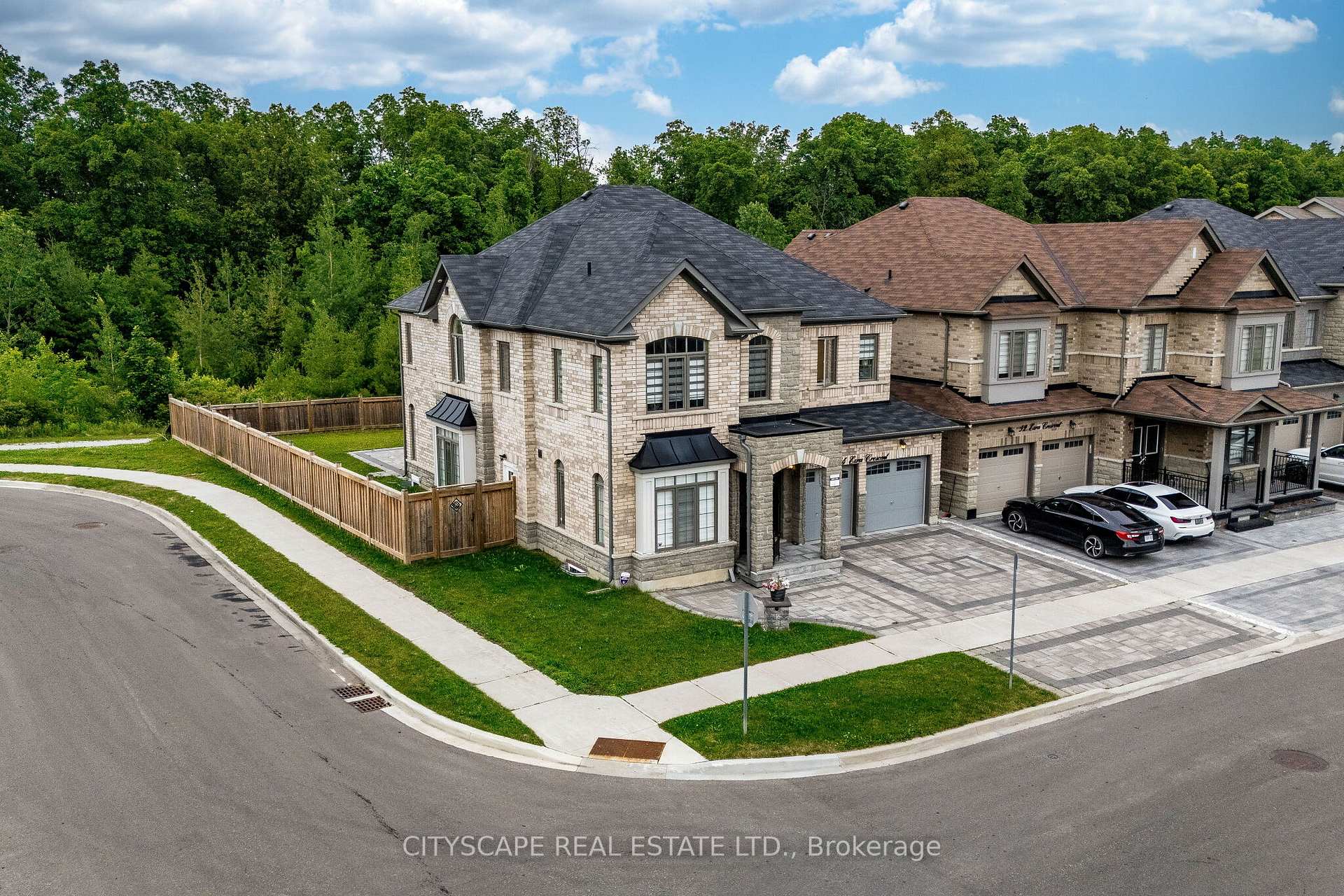 Photo 3 of 54 Ezra Crescent, Brampton, Northwest Brampton — HOMEH