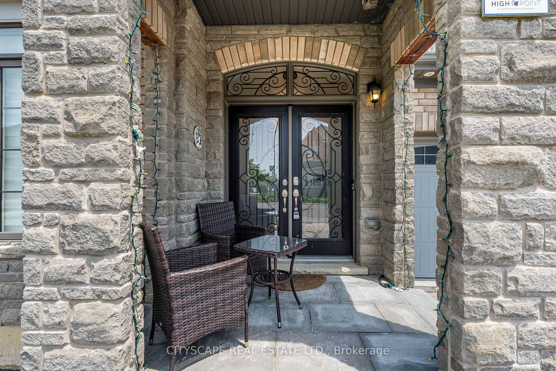 Photo 5 of 54 Ezra Crescent, Brampton, Northwest Brampton — HOMEH