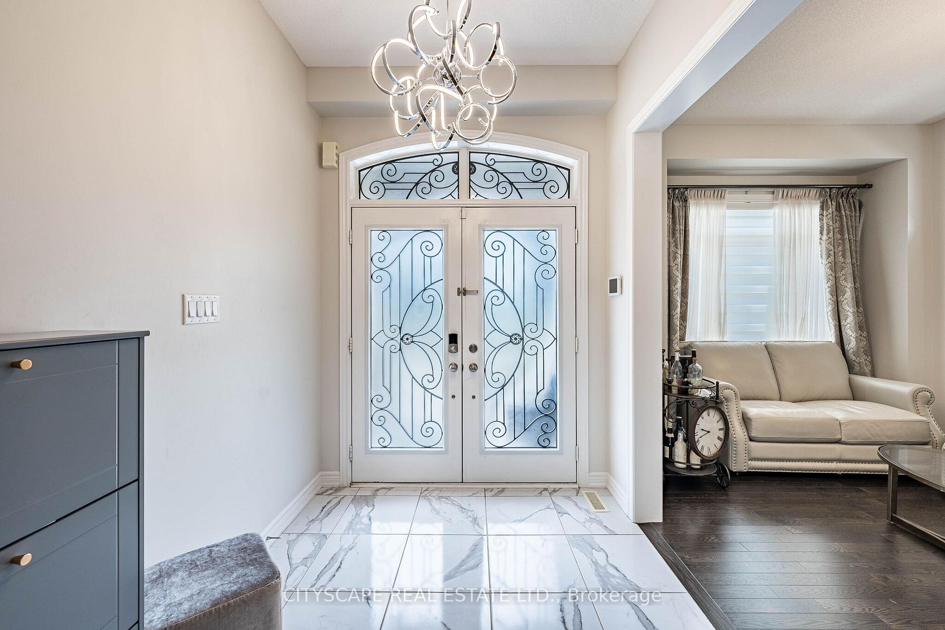 Photo 7 of 54 Ezra Crescent, Brampton, Northwest Brampton — HOMEH