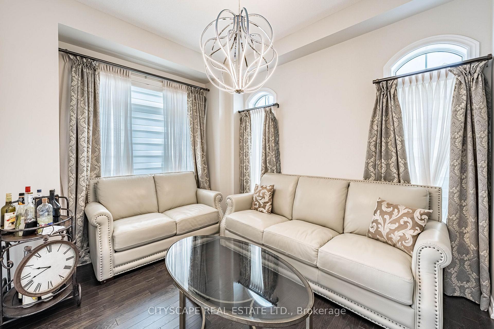 Photo 8 of 54 Ezra Crescent, Brampton, Northwest Brampton — HOMEH