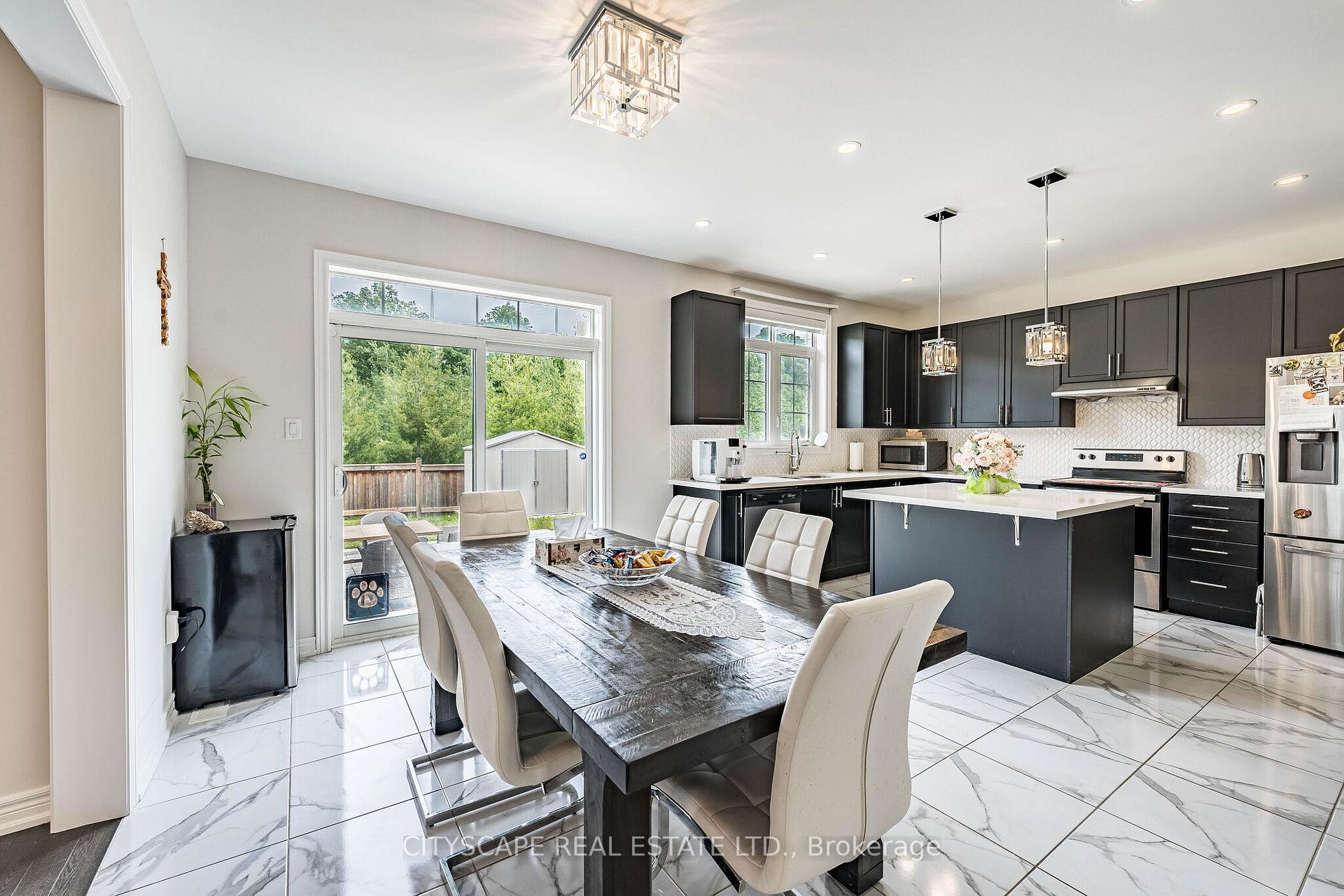 Photo 10 of 54 Ezra Crescent, Brampton, Northwest Brampton — HOMEH