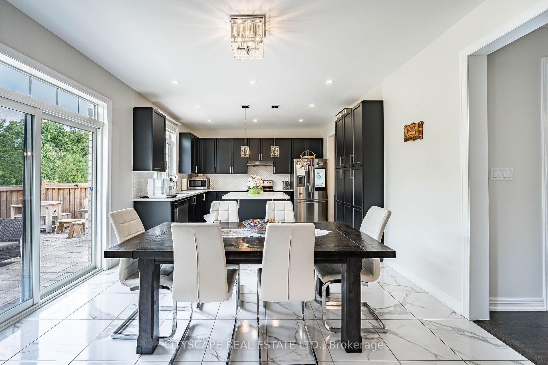 Photo 11 of 54 Ezra Crescent, Brampton, Northwest Brampton — HOMEH