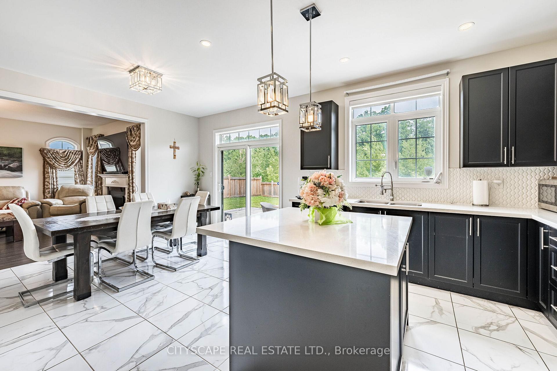 Photo 13 of 54 Ezra Crescent, Brampton, Northwest Brampton — HOMEH