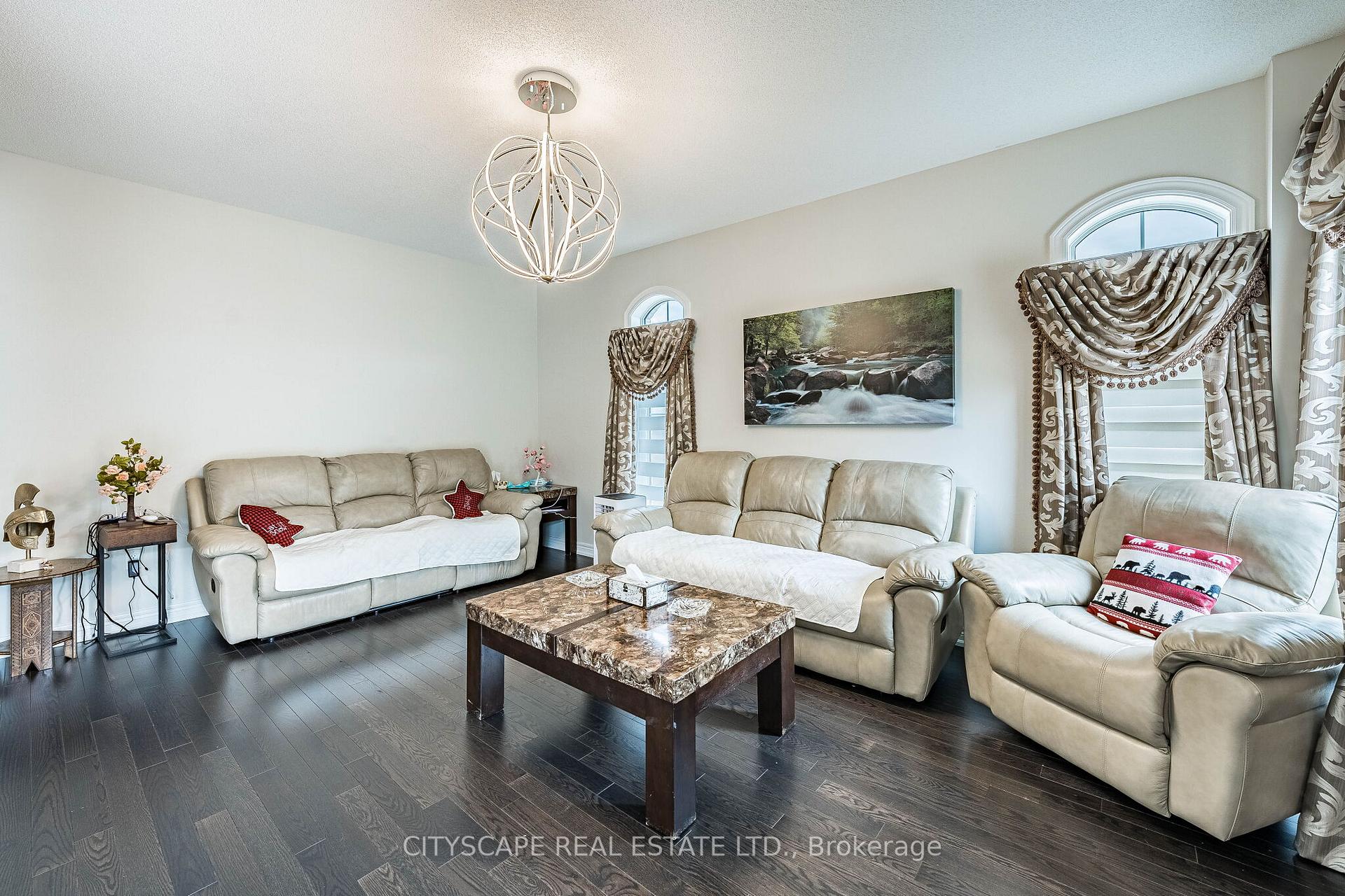 Photo 15 of 54 Ezra Crescent, Brampton, Northwest Brampton — HOMEH